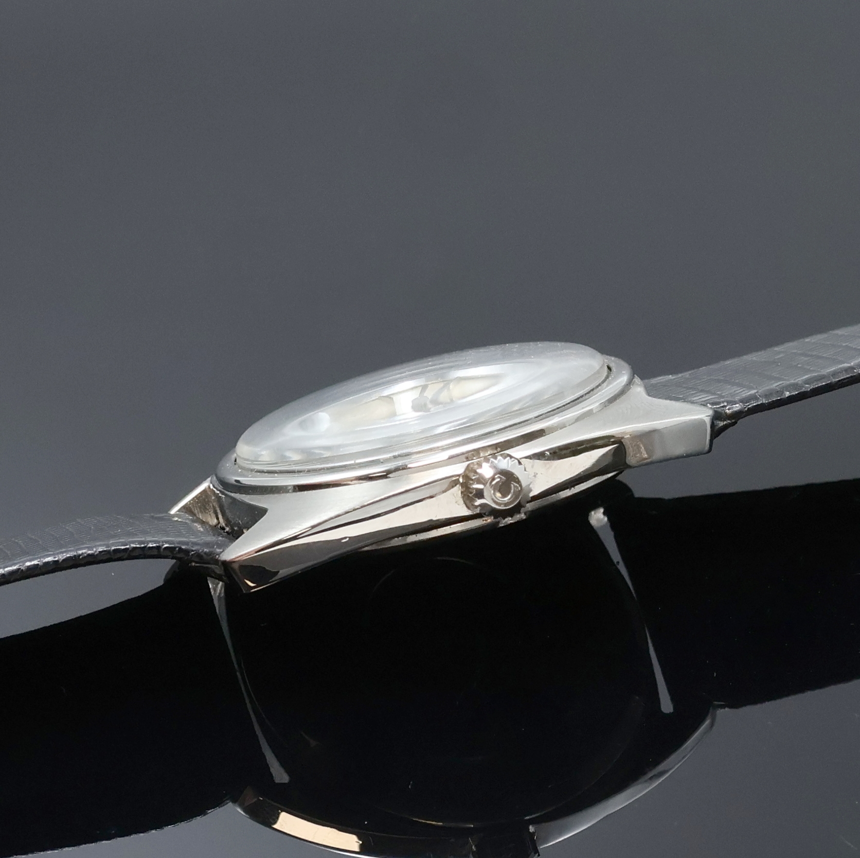 Detail b: OMEGA Constellation Chronometer Armbanduhr in Stahl Referenz 168017, Schweiz um 1967, Automatik, verschr. Boden m. Darst. Sternwarte, silb. Zifferbl. ...