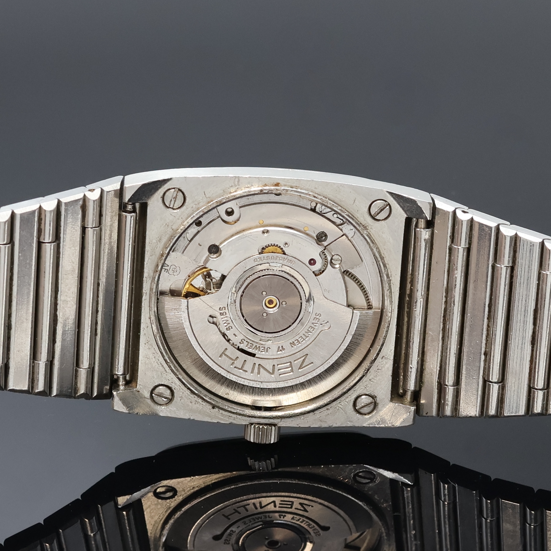 Detail e: ZENITH Port Royal Herrenarmbanduhr Referenz 01.0020.490/495, Schweiz um 1980, Automatik, Edelstahlgeh. inkl. neutr. Gliederband m. Faltschl., Boden ...