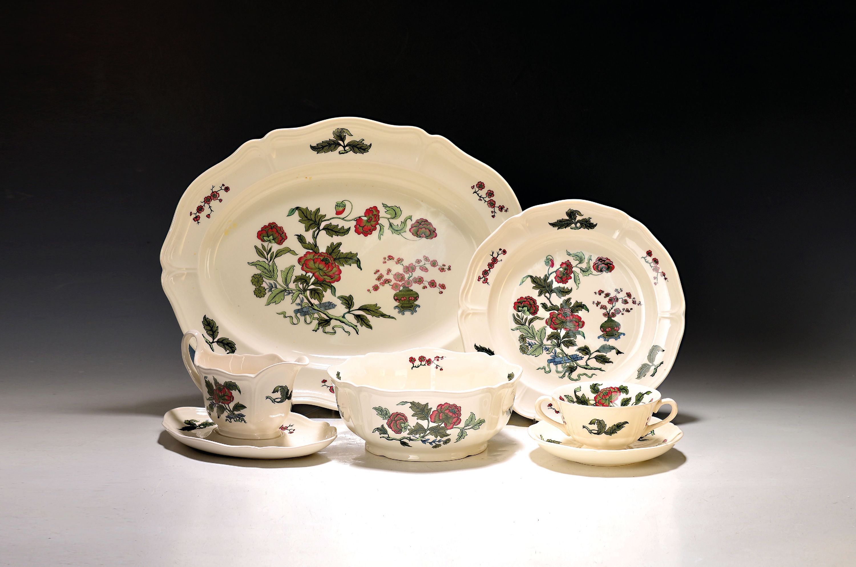 Image 27061935 - Speiseservice, Wedgwood England, Modell Mandarin, 12 Speiseteller,12 Suppenteller, 6 ...