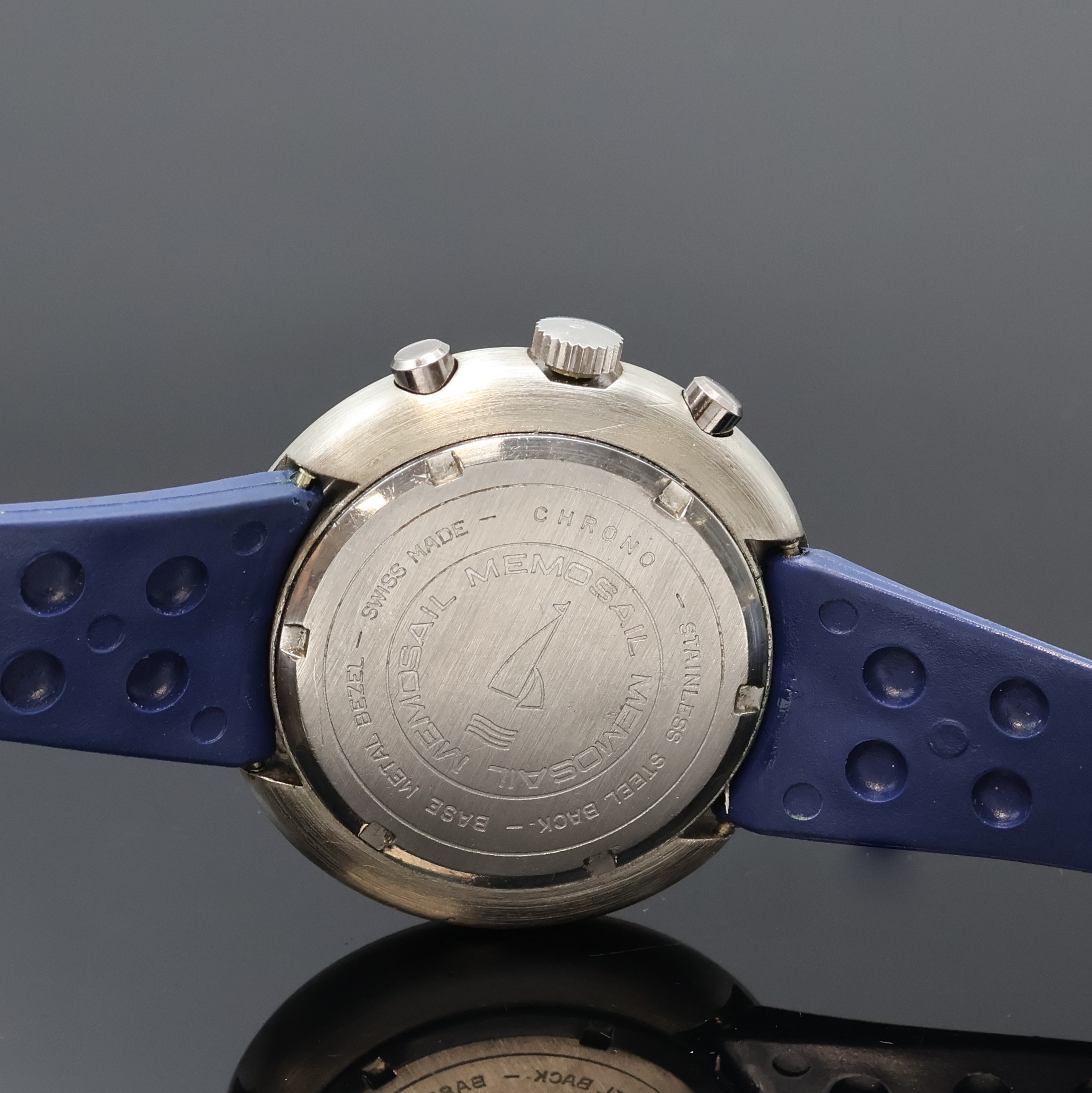 Detail c: MEMOSAIL Regatta-Chronograph im verchromten Gehäuse, Schweiz um 1975, Handaufzug, orig. Kautschukband m. Stiftschl., Stahlboden verschr., blaues ...