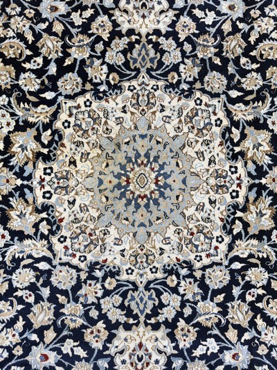 27061929d - Nain fein(9 La), Persien, Mitte 20.Jhd, Korkwolle mit Seide, ca. 357 x 247 cm, ca. ...