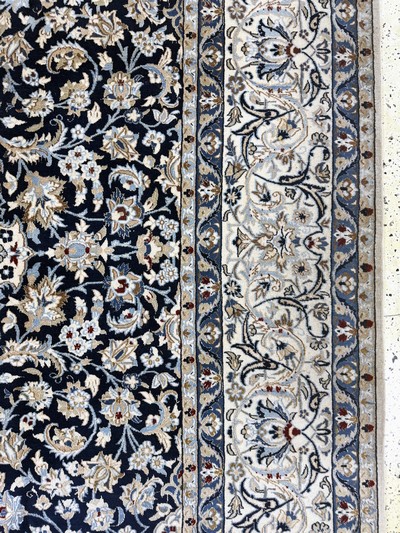 27061929e - Nain fein(9 La), Persien, Mitte 20.Jhd, Korkwolle mit Seide, ca. 357 x 247 cm, ca. ...