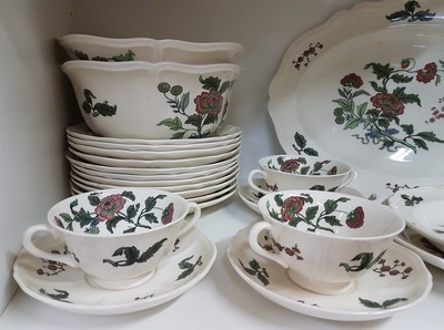 27061935b - Speiseservice, Wedgwood England, Modell Mandarin, 12 Speiseteller,12 Suppenteller, 6 ...