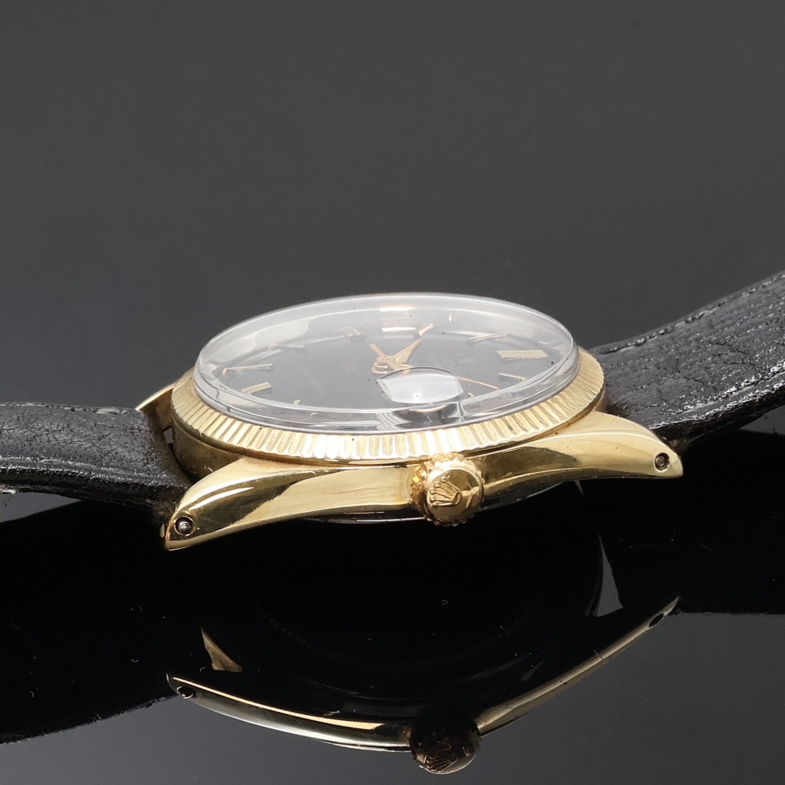 Detail a: TUDOR Oysterdate Herrenarmbanduhr mit Goldhaube, Schweiz um 1960, Automatik, Boden u. Krone verschr., schön erhaltenes schwarzes Rose Zifferbl. m. ...