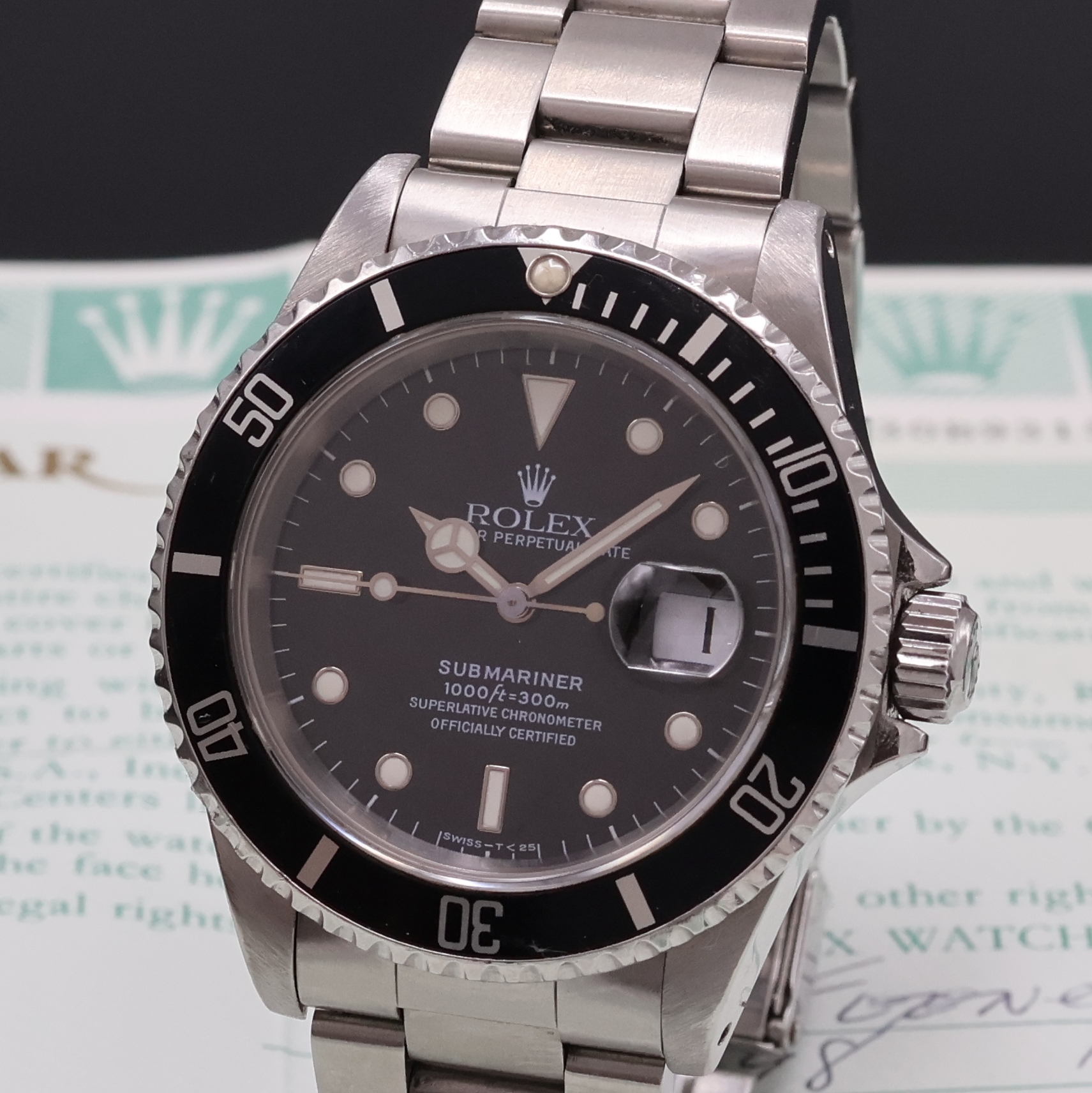 Detail a: ROLEX Oyster Perpetual Date Submariner Referenz 16610, Schweiz verk. lt. beil. Zertifikat 04/1998, Automatik, Chronometer der Superlative in ...