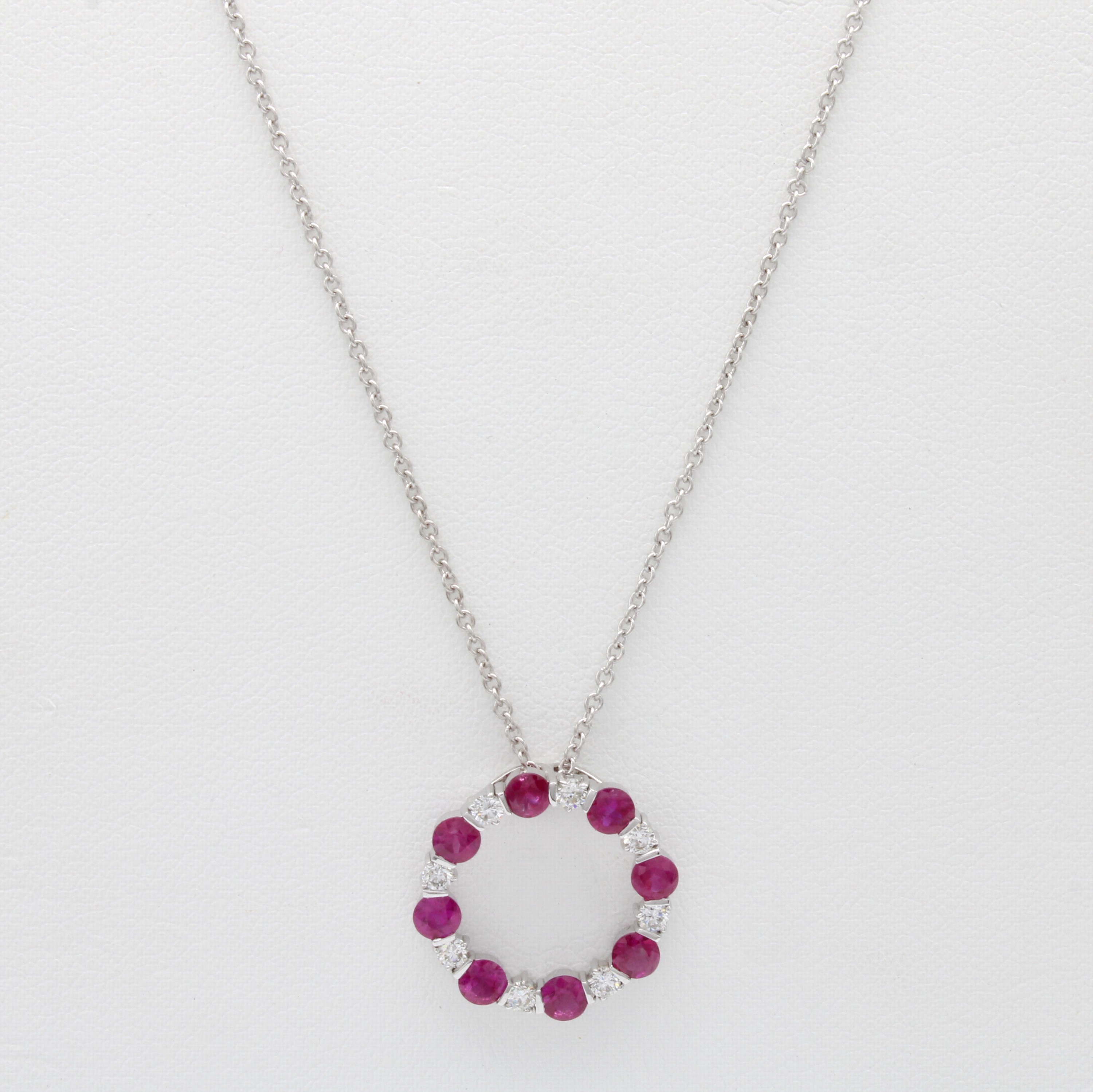 Image 27062089 - Anhänger mit Brillanten und Rubinen an Kette , WG 750/000, 8 Brill. zus. ca. 0.27 ct ...