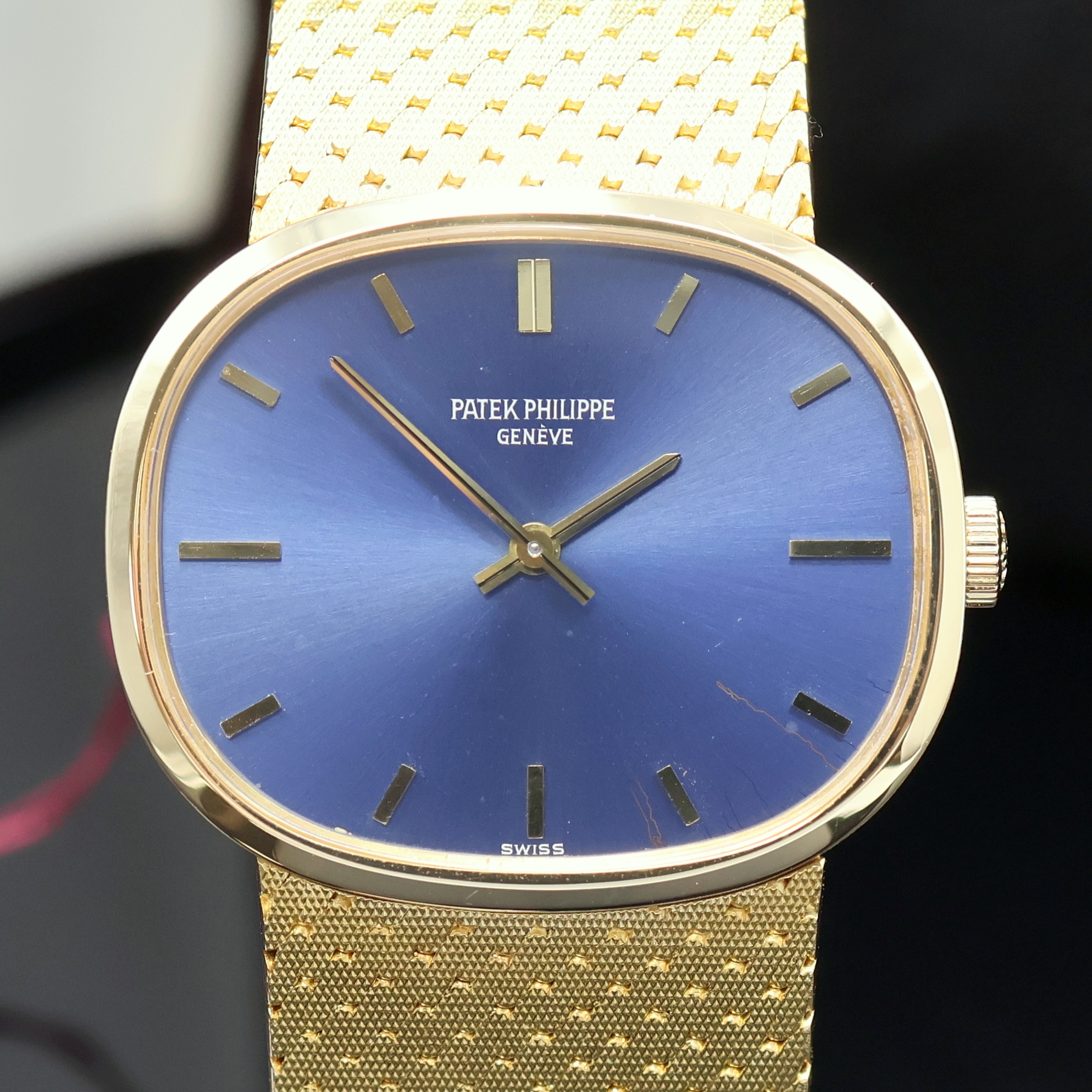 Detail b: PATEK PHILIPPE Ellipse Armbanduhr in GG 750/000 Referenz 3545/1, Schweiz verk. lt. beil. Pap. 09/1972, Handaufzug, orig. PPC Gay Freres Goldband, ...