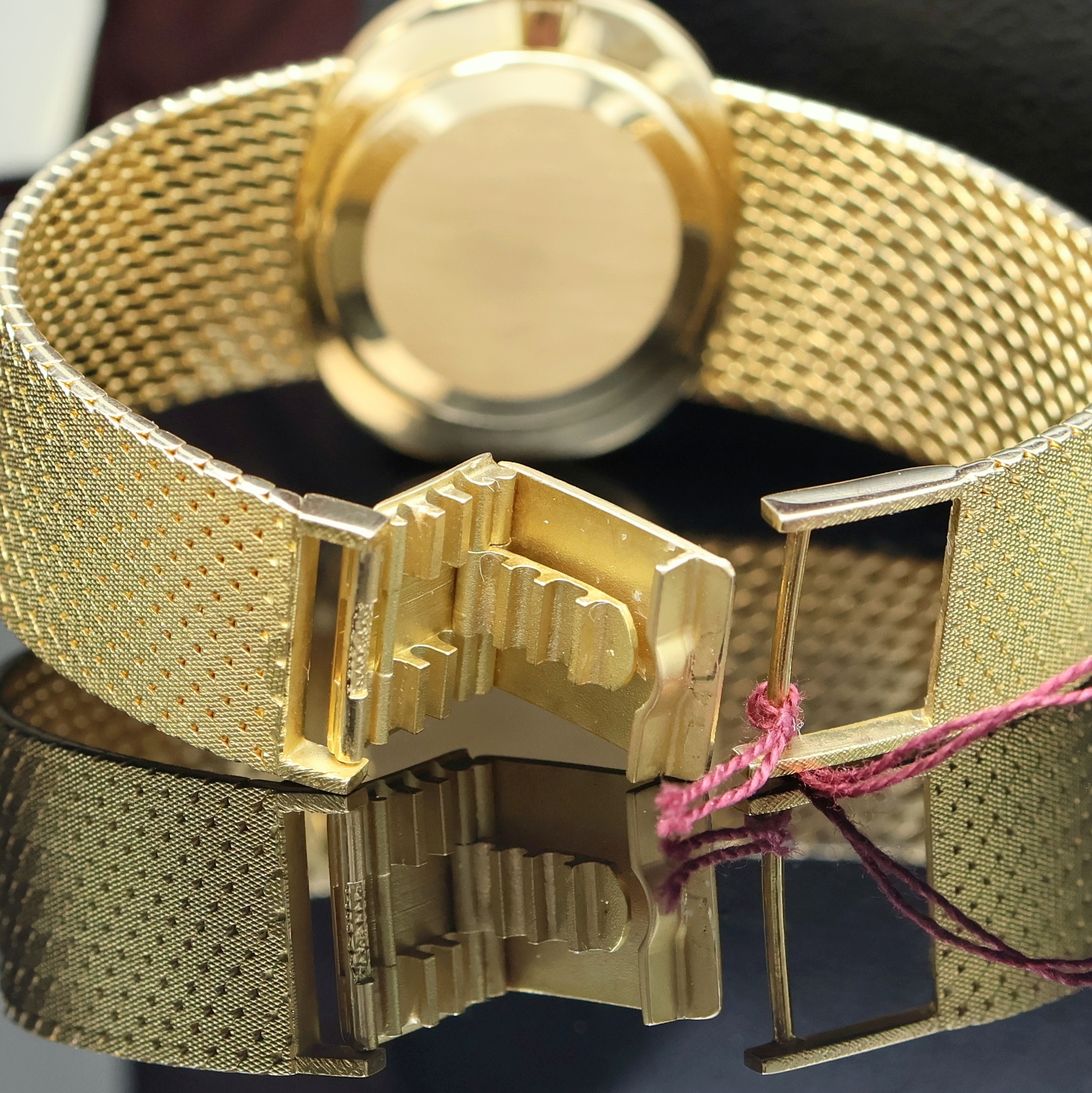 Detail e: PATEK PHILIPPE Ellipse Armbanduhr in GG 750/000 Referenz 3545/1, Schweiz verk. lt. beil. Pap. 09/1972, Handaufzug, orig. PPC Gay Freres Goldband, ...