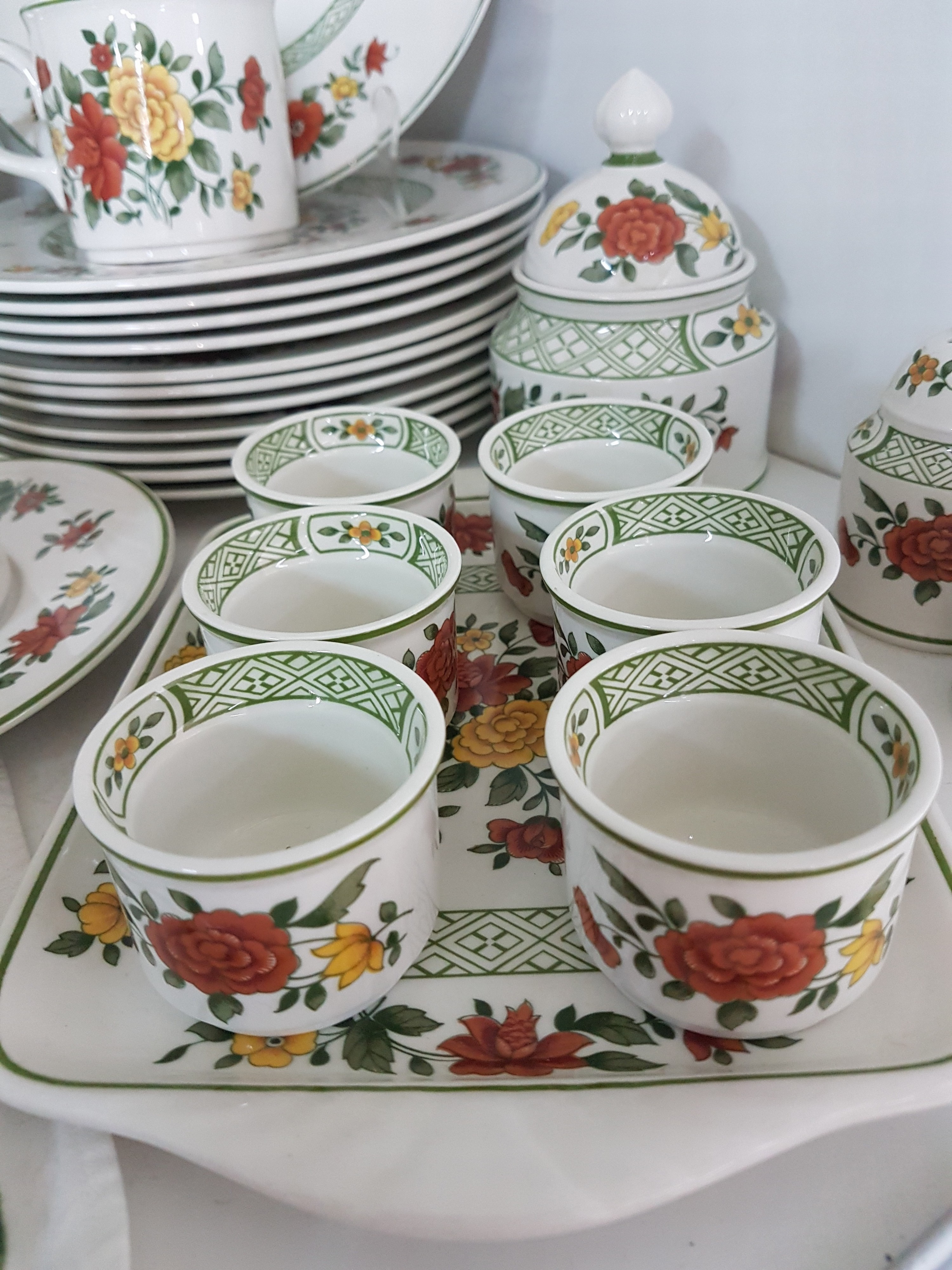 Detail f: Frühstückservice, Villeroy & Boch "Summerday", Kanne, Zuckerdose (Deckel geklebt), Milchkännchen, Marmeladendose, Butterdose, 11 Tassen, ...