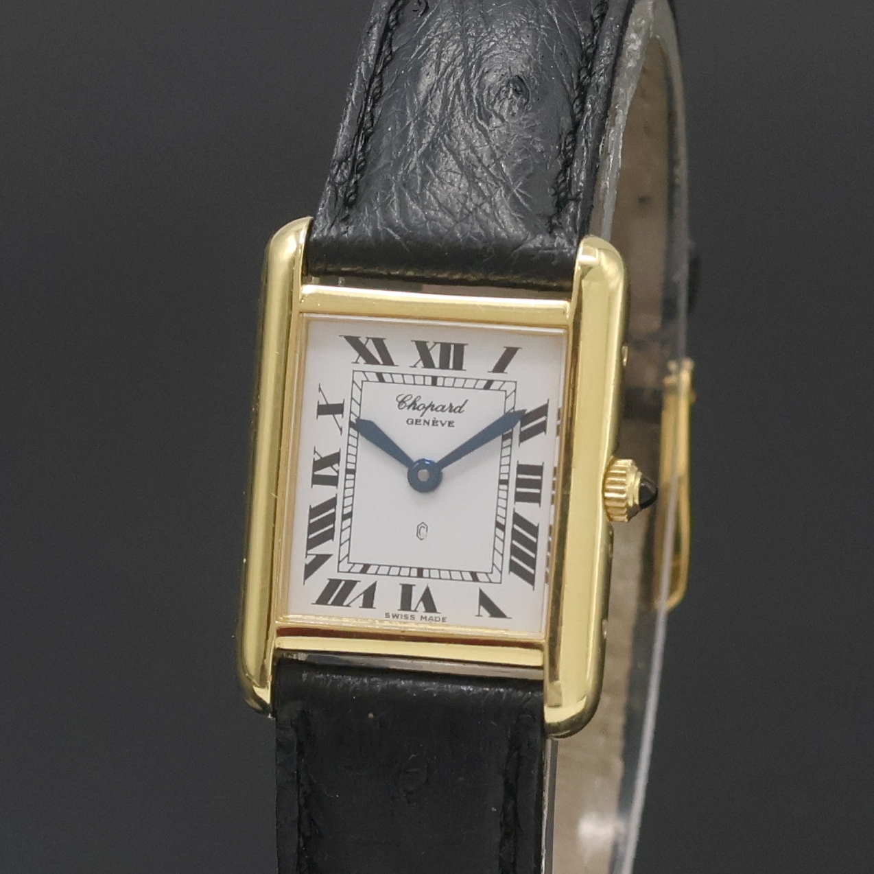 Detail a: CHOPARD Damenarmbanduhr in GG 750/000 Referenz 5139, Schweiz um 1985, quarz, Geh. seitl. 4-fach verschr., Schmuckkrone, weißes Zifferbl. m. röm. ...