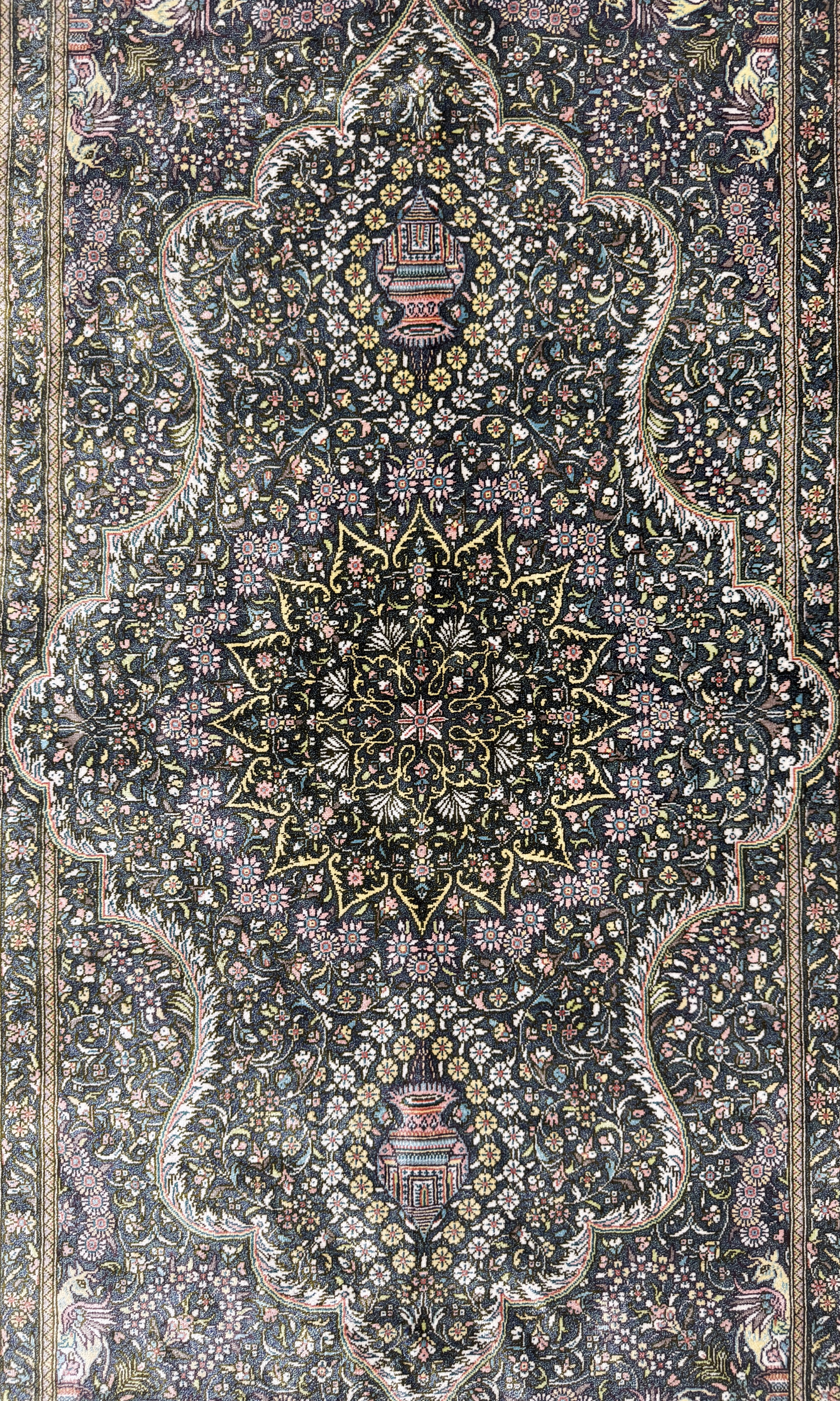 Detail d: Ghom Seide fein Persien, signiert"Zahed", Ende 20.Jhd, reine Naturseide, ca. 124 x 79 cm, ca. 1,0 Mio. Kn/qm, EHZ:(nahezu neuwertig)