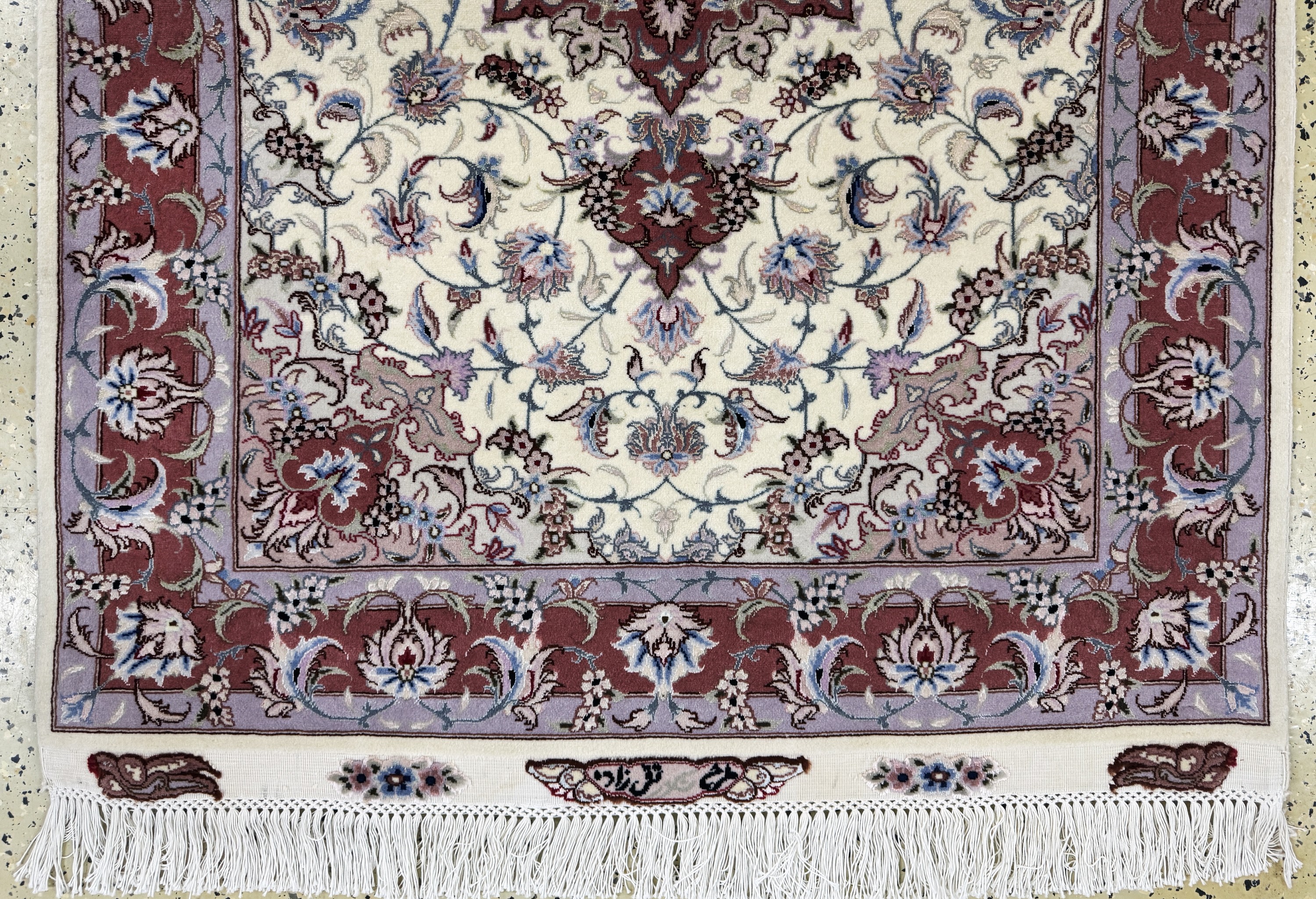 Detail b: Täbriz fein(50 Raj) signiert, Persien, Ende20.Jhd, Korkwolle mit Seide, ca. 149 x 104 cm,ca. 500.000 Kn/qm, EHZ:(nahezu neuwerig)