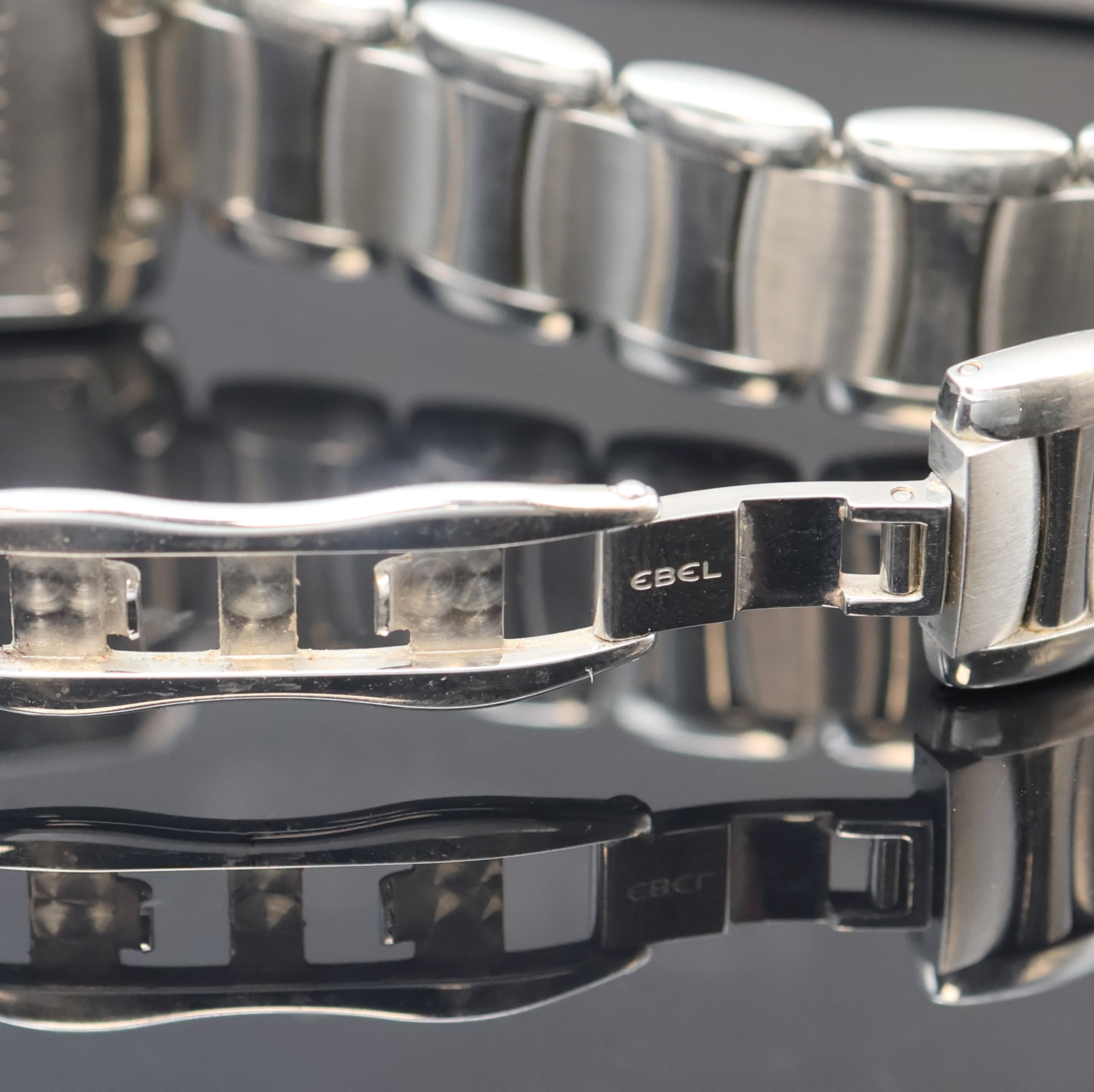Detail c: EBEL Brasilia Damenarmbanduhr mit Diamanten Referenz 9976M2S, quarz, Edelstahlgeh. inkl. z. T. verg. Gliederband m. dopp. Faltschl., Boden 4-fach ...