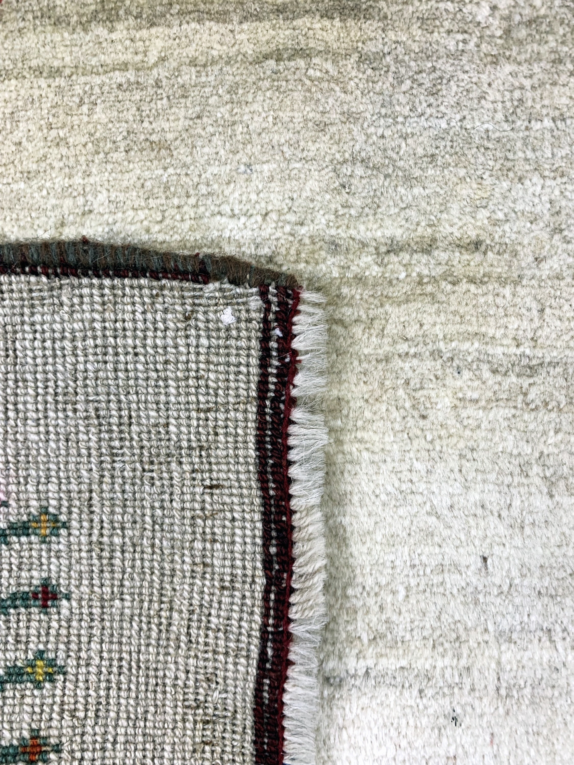 Detail g: Gabbeh alt, Persien, Mitte 20.Jhd, Wolle auf Wolle, ca. 270 x 160 cm, leicht verfärbt, EHZ: 2