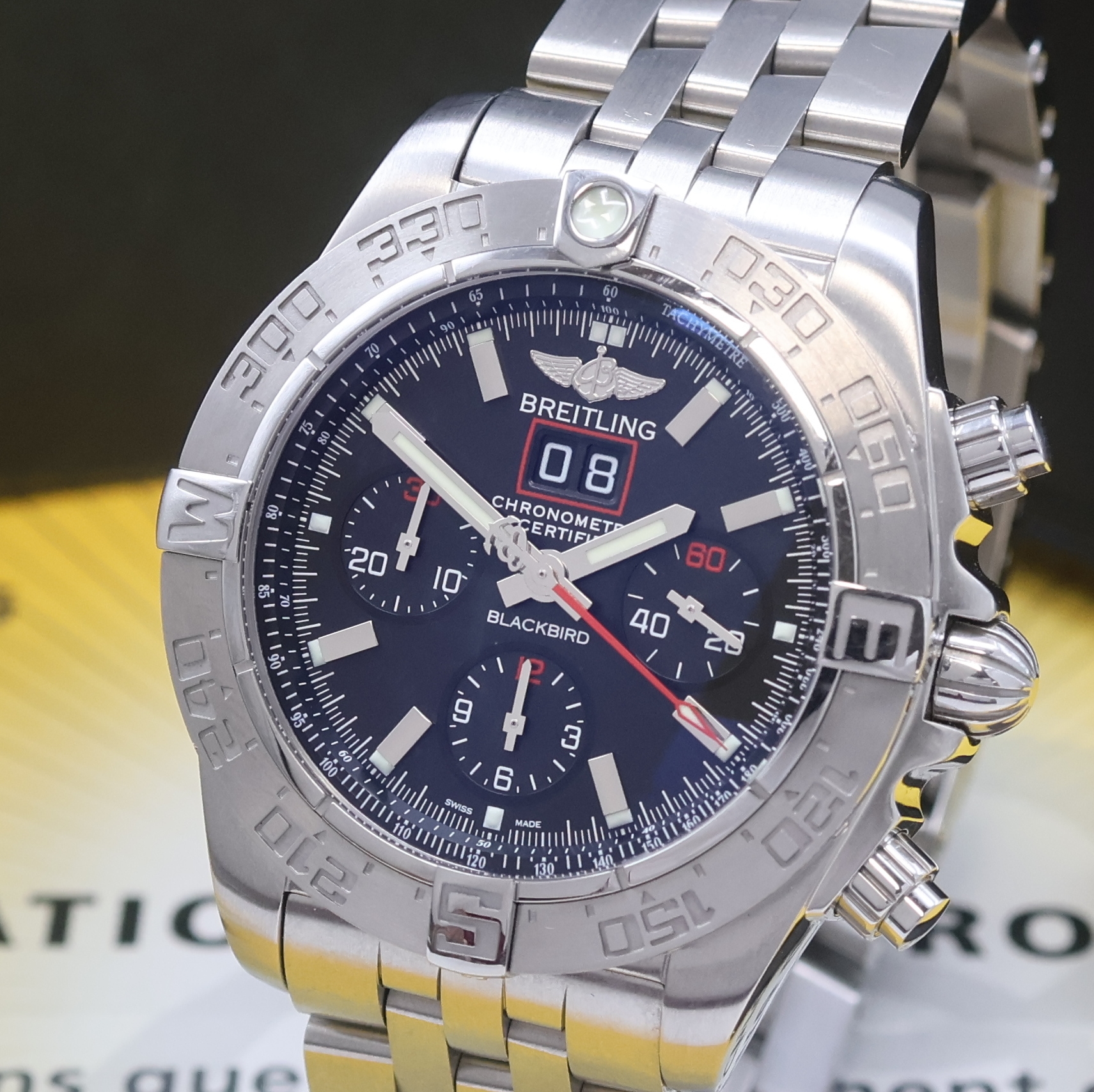 Detail a: BREITLING Armbandchronograph Chronomat Blackbird Referenz A4436010, Automatik, Chronometer in Edelstahl inkl. Pilotband m. Faltschl., Boden, Krone ...