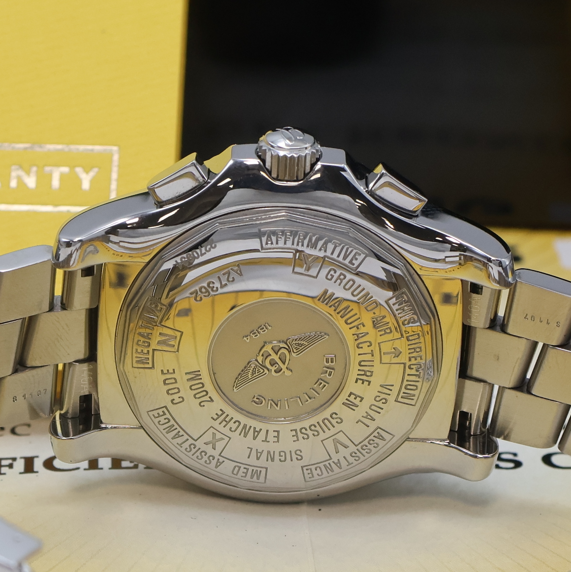 Detail e: BREITLING Skyracer Armbandchronograph Referenz A27362, Automatik, Chronometer in Edelstahl inkl. Pilotband m. Faltschl., Boden und Krone verschr., ...