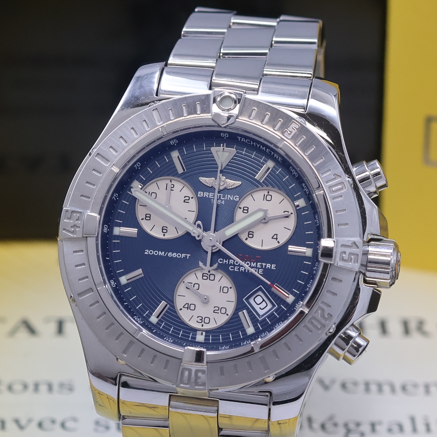 Detail a: BREITLING Colt Armbandchronograph Referenz A73380, quarz, Chronometer in Edelstahl inkl. Gliederband m. Faltschl., Boden und Krone verschr., blaues, ...