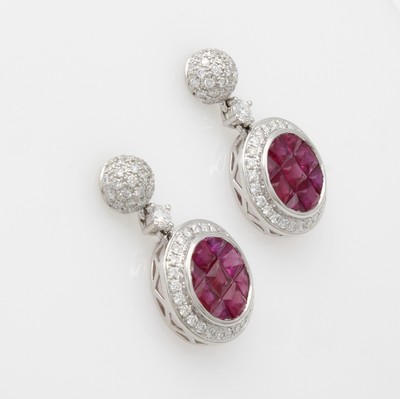 27062195a - Paar Ohrstecker mit Rubinen und Brillanten, WG 750/000, runde Elemente bes. m. insges. ...