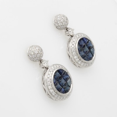 27062198a - Paar Ohrstecker mit Saphiren und Brillanten, WG 750/000, runde Elemente bes. m. insges. ...