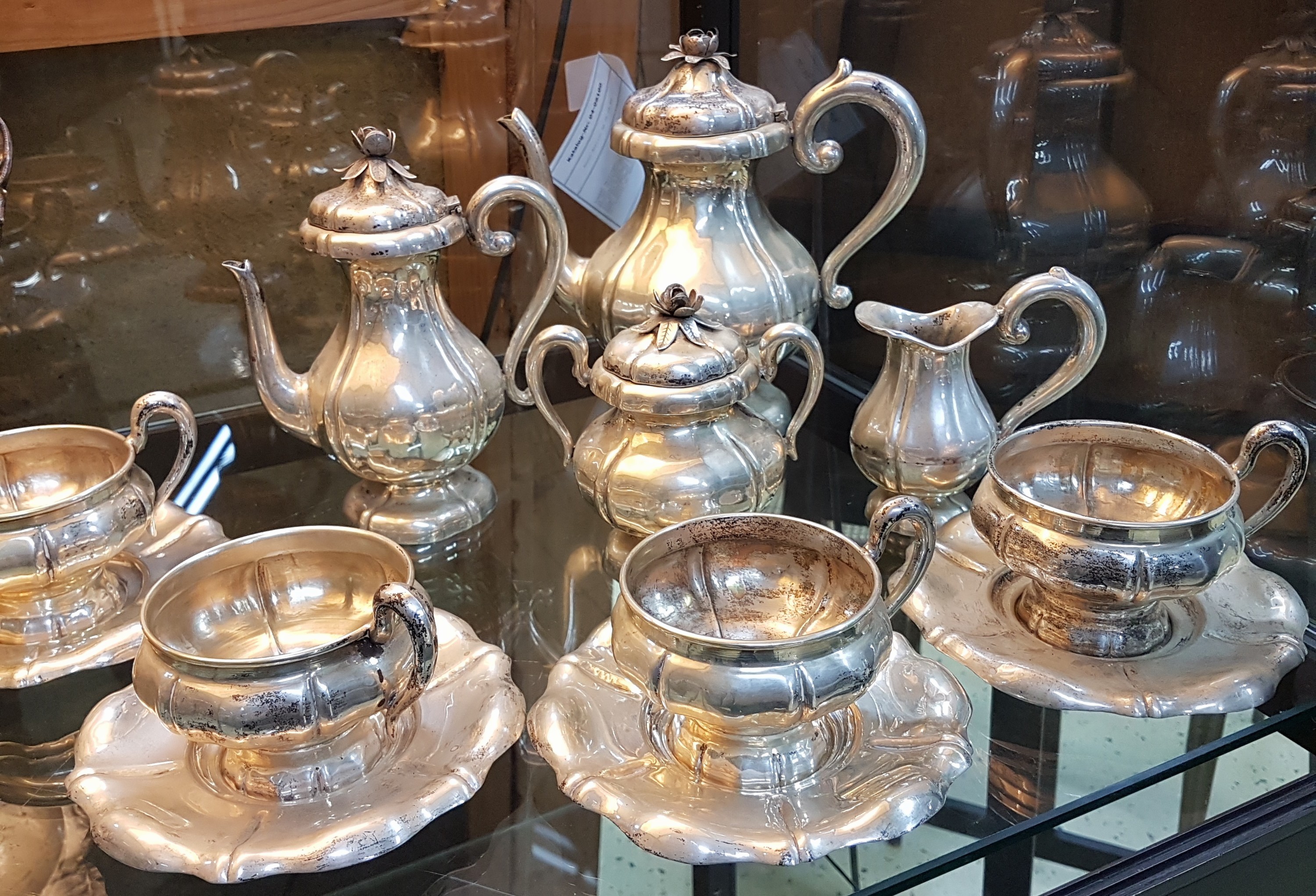Detail a: Barockstil Kaffeeservice, Österreich-Ungarn, 1837-64, 800er-Silber, ca. 2788g, godroniert, 12 Teile, große und kleine Kaffeekanne, Sahnegießer und ...