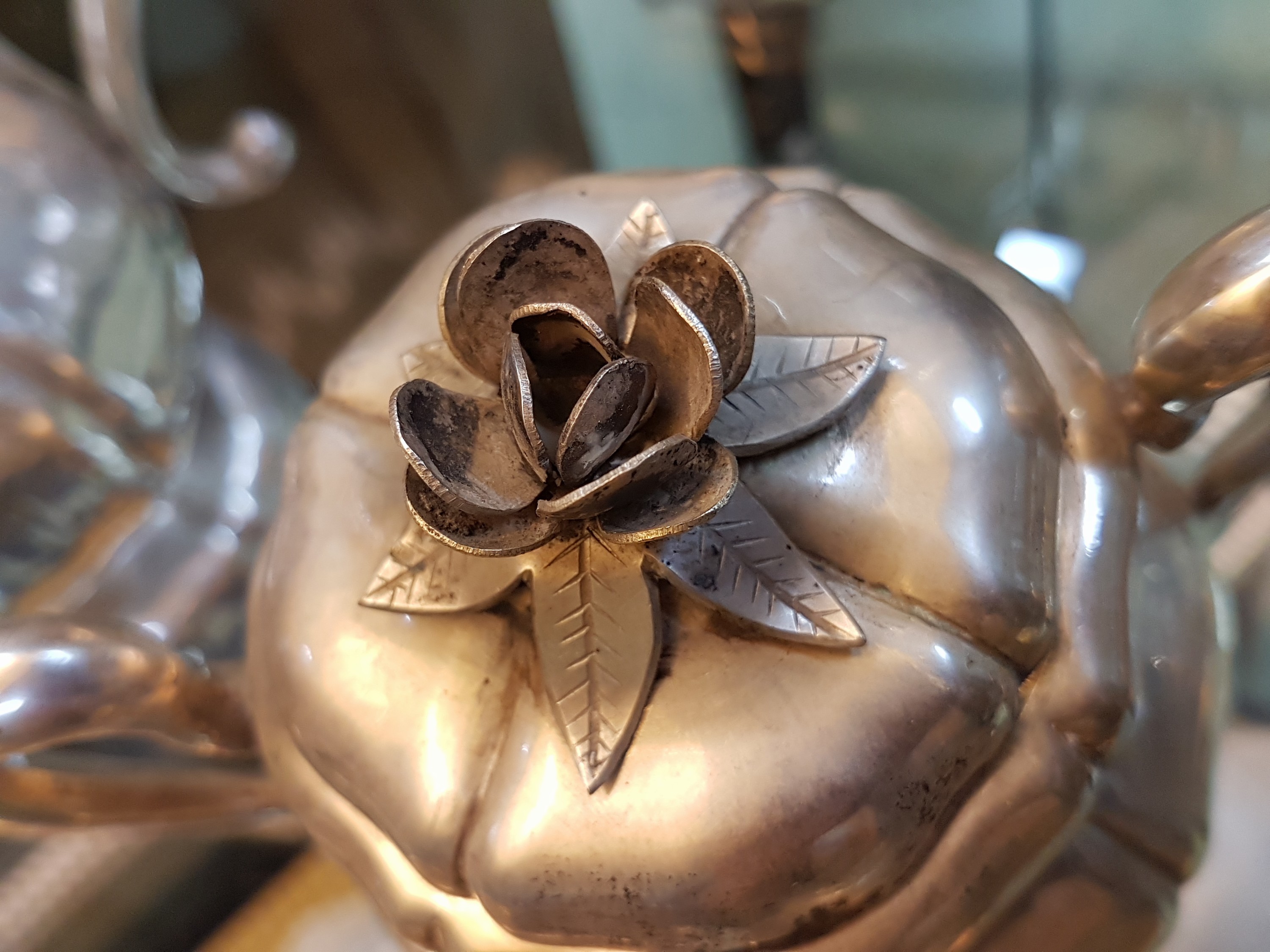 Detail f: Barockstil Kaffeeservice, Österreich-Ungarn, 1837-64, 800er-Silber, ca. 2788g, godroniert, 12 Teile, große und kleine Kaffeekanne, Sahnegießer und ...