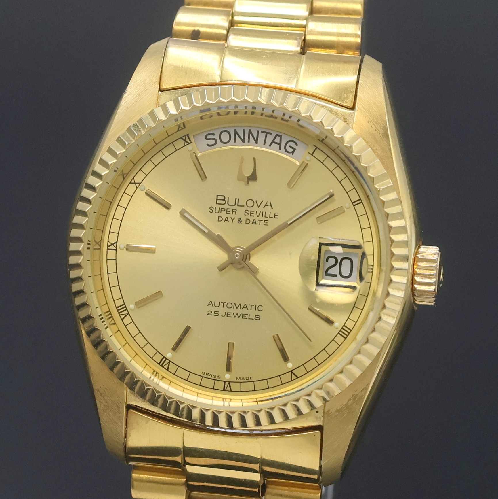 Detail a: BULOVA Super Seville Day & Date Armbanduhr, Schweiz um 1990, Automatik, verg. Geh. inkl. orig. Gliederband m. Faltschl., Stahlboden u. Krone ...