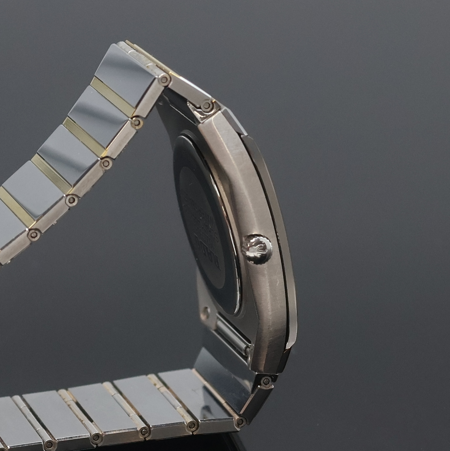 Detail c: RADO Diastar Armbanduhr Referenz 152.0366.3, Schweiz um 1995, quarz, Edelstahlgeh. inkl. Gliederband m. dopp. Faltschl., Boden aufgedr., graues ...