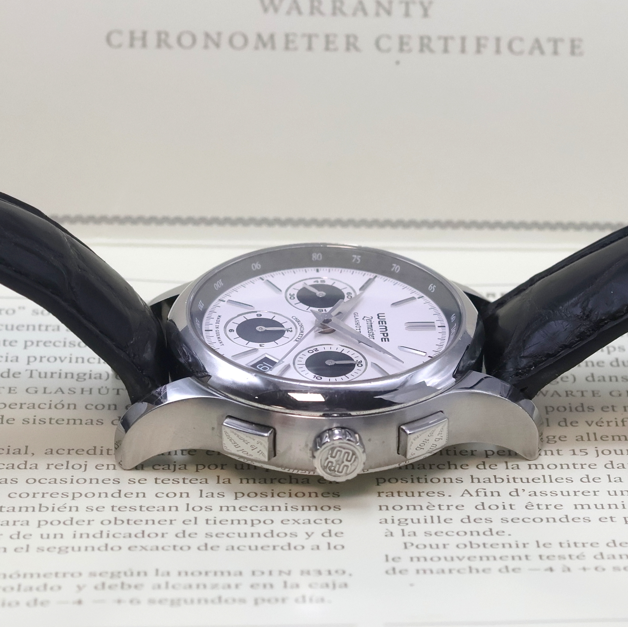 Detail c: WEMPE Armbandchronograph Serie Zeitmeister, Automatik, Chronometer in Edelstahl inkl. Lederband m. orig. Faltschl., Boden m. Darst. Sternwarte 6-fach ...