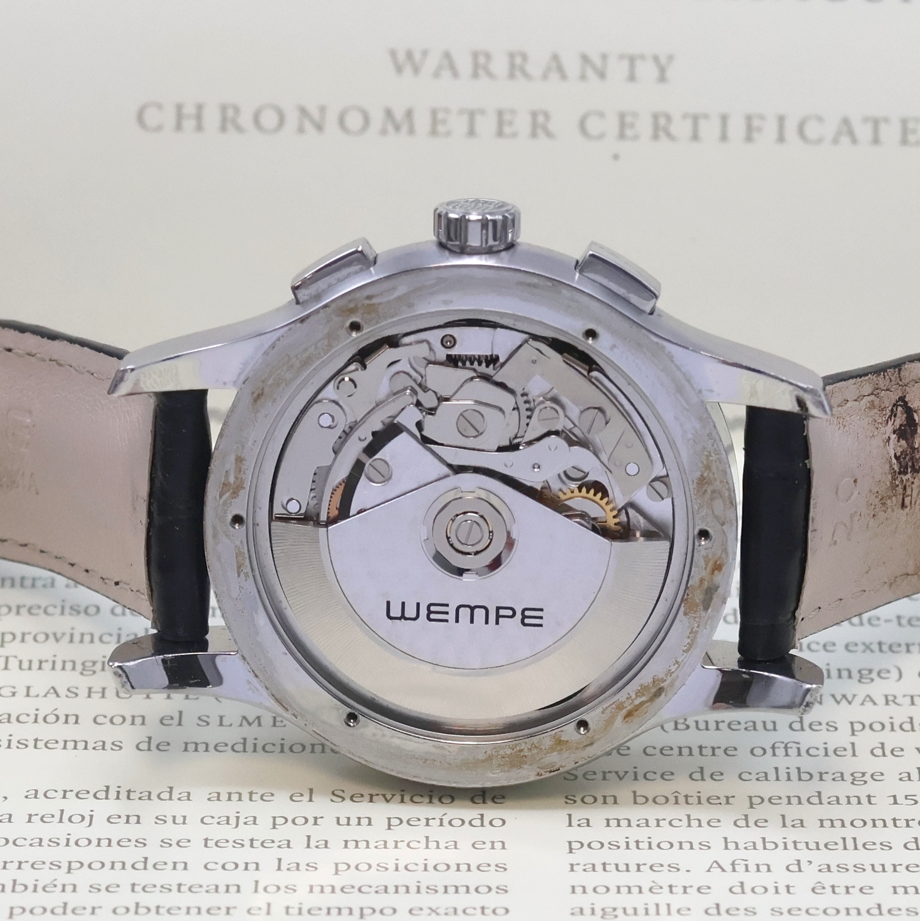 Detail f: WEMPE Armbandchronograph Serie Zeitmeister, Automatik, Chronometer in Edelstahl inkl. Lederband m. orig. Faltschl., Boden m. Darst. Sternwarte 6-fach ...
