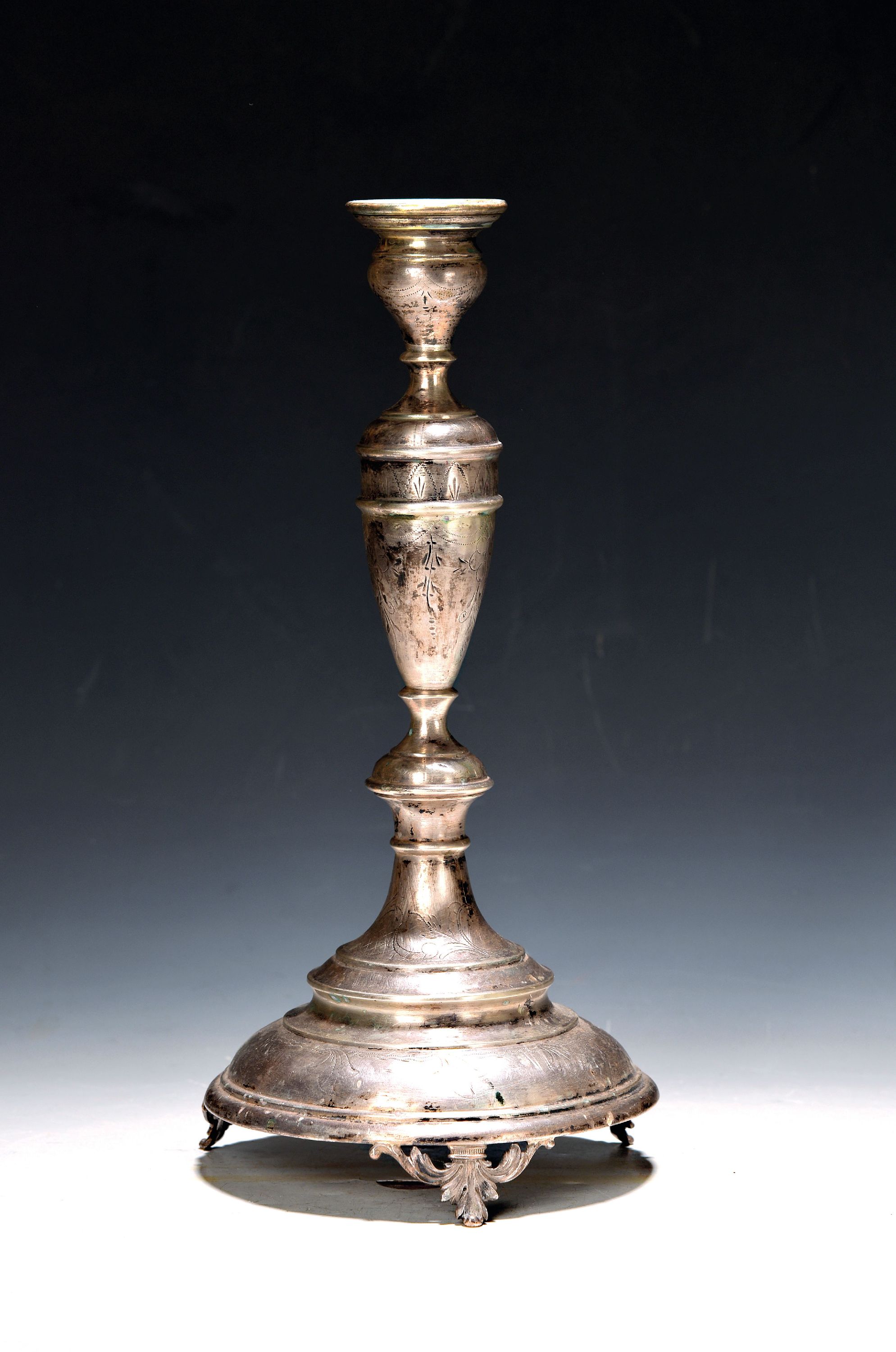 Image 27062350 - Wiener Biedermeier-Leuchter, Wien, 1867-72, 800er, Gravurdekor, 324g, H. 33 cm