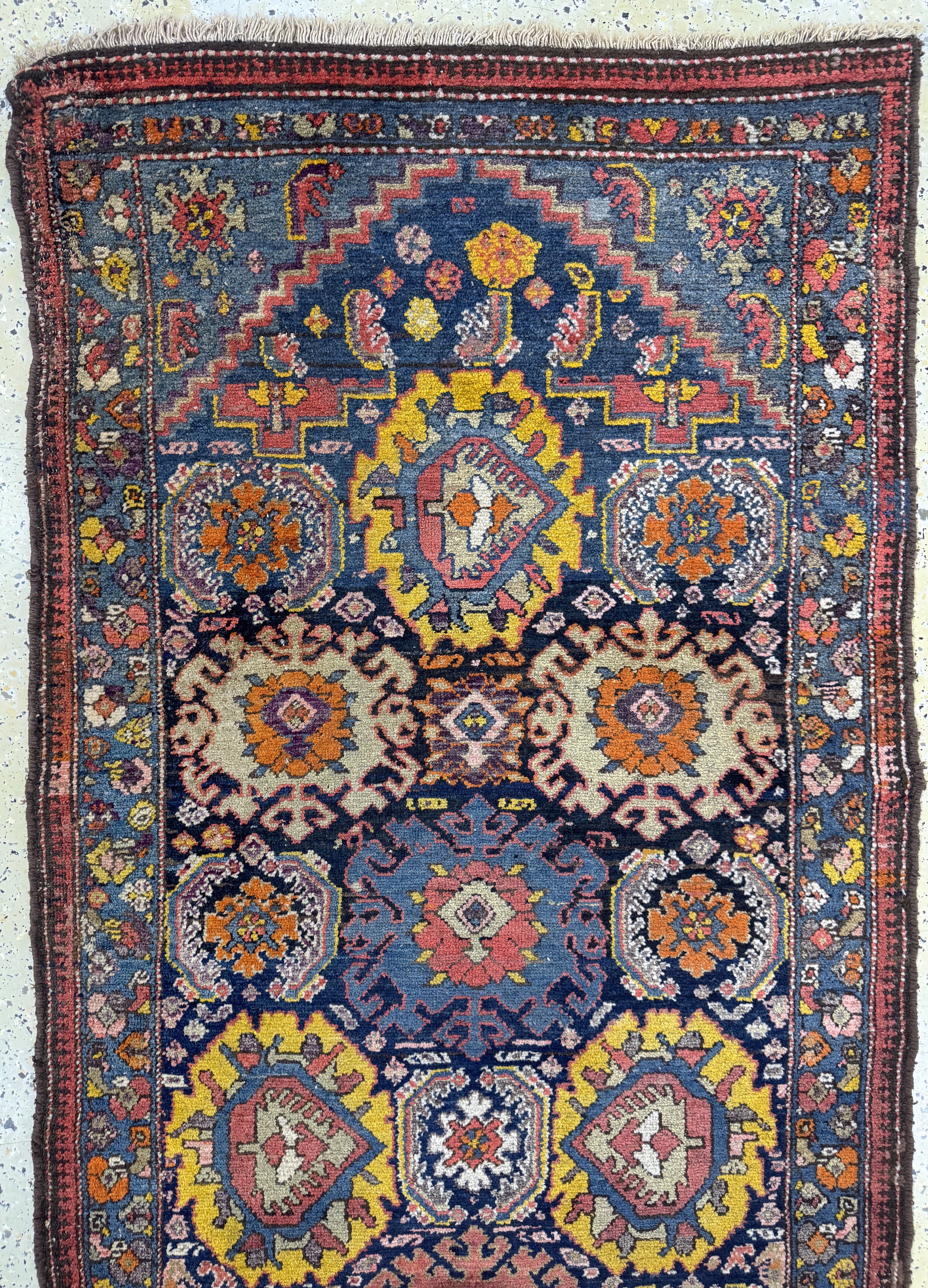 Detail a: Shahsawan antik, Persien, 19.Jhd, Wolle aufBaumwolle, ca. 265 x 95 cm, EHZ: 2-3(restauriert)
