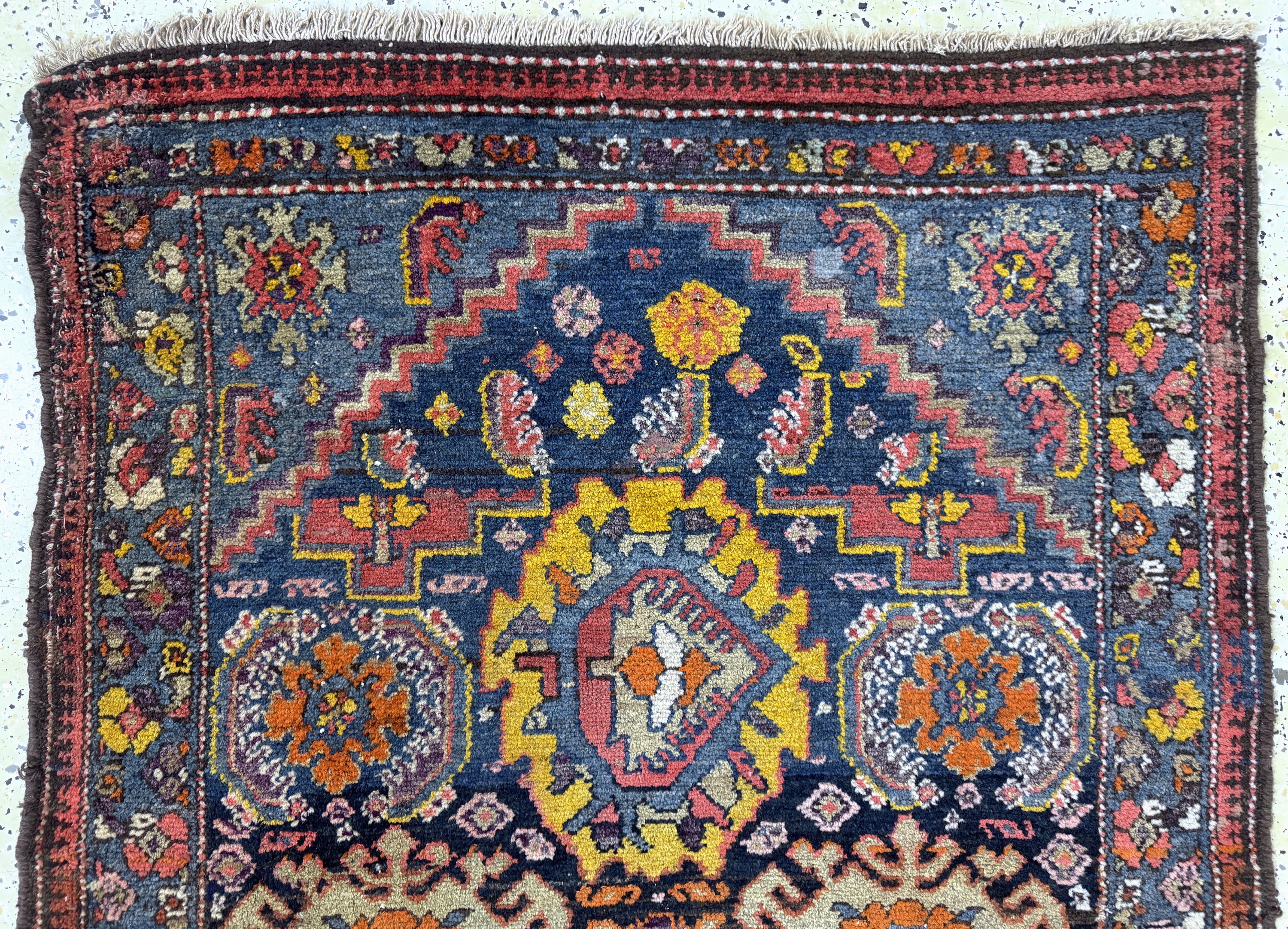 Detail d: Shahsawan antik, Persien, 19.Jhd, Wolle aufBaumwolle, ca. 265 x 95 cm, EHZ: 2-3(restauriert)