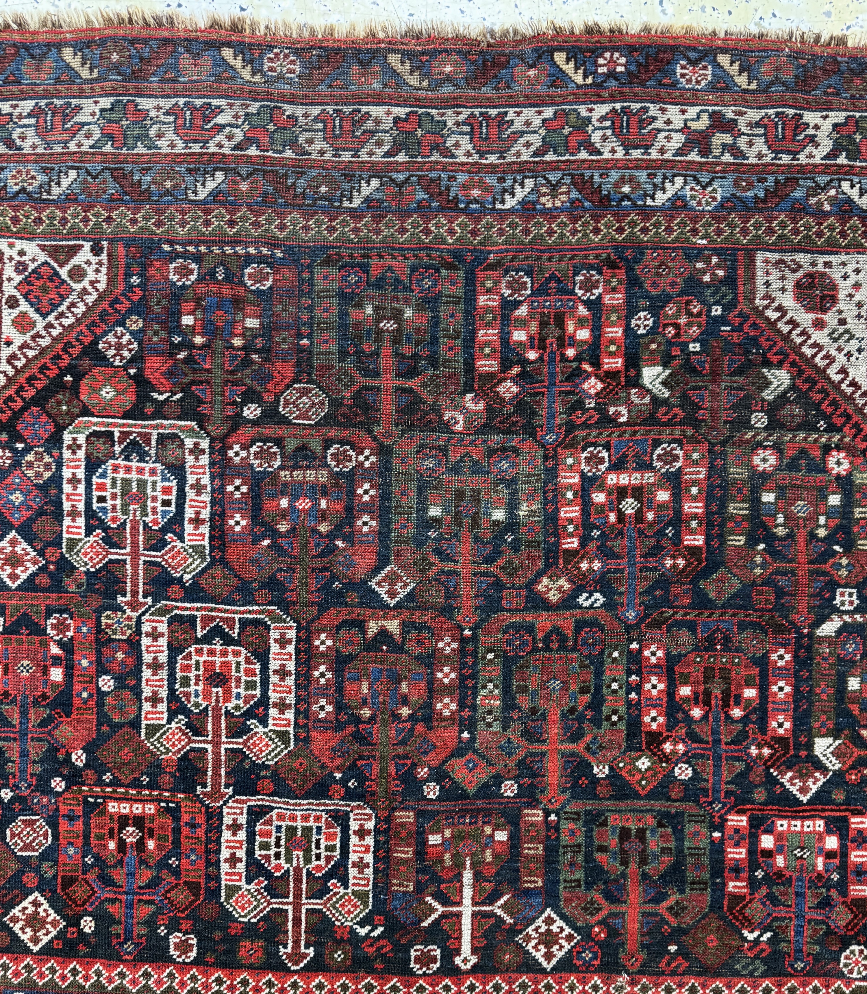 Detail f: Ghaschgai antik, Persien, 19.Jhd, Wolle aufWolle, ca. 300 x 205 cm, EHZ: 3(restauriert)