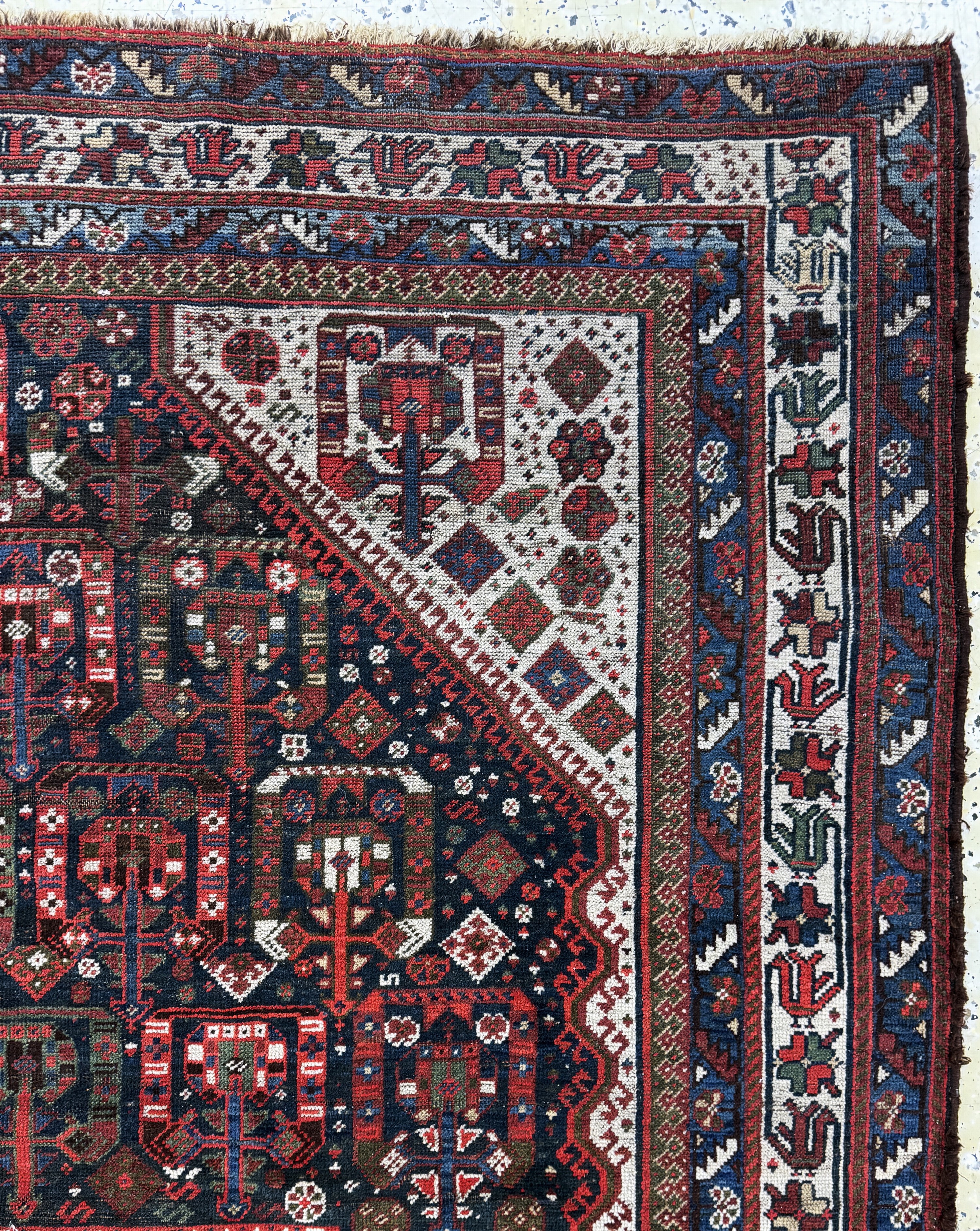 Detail g: Ghaschgai antik, Persien, 19.Jhd, Wolle aufWolle, ca. 300 x 205 cm, EHZ: 3(restauriert)