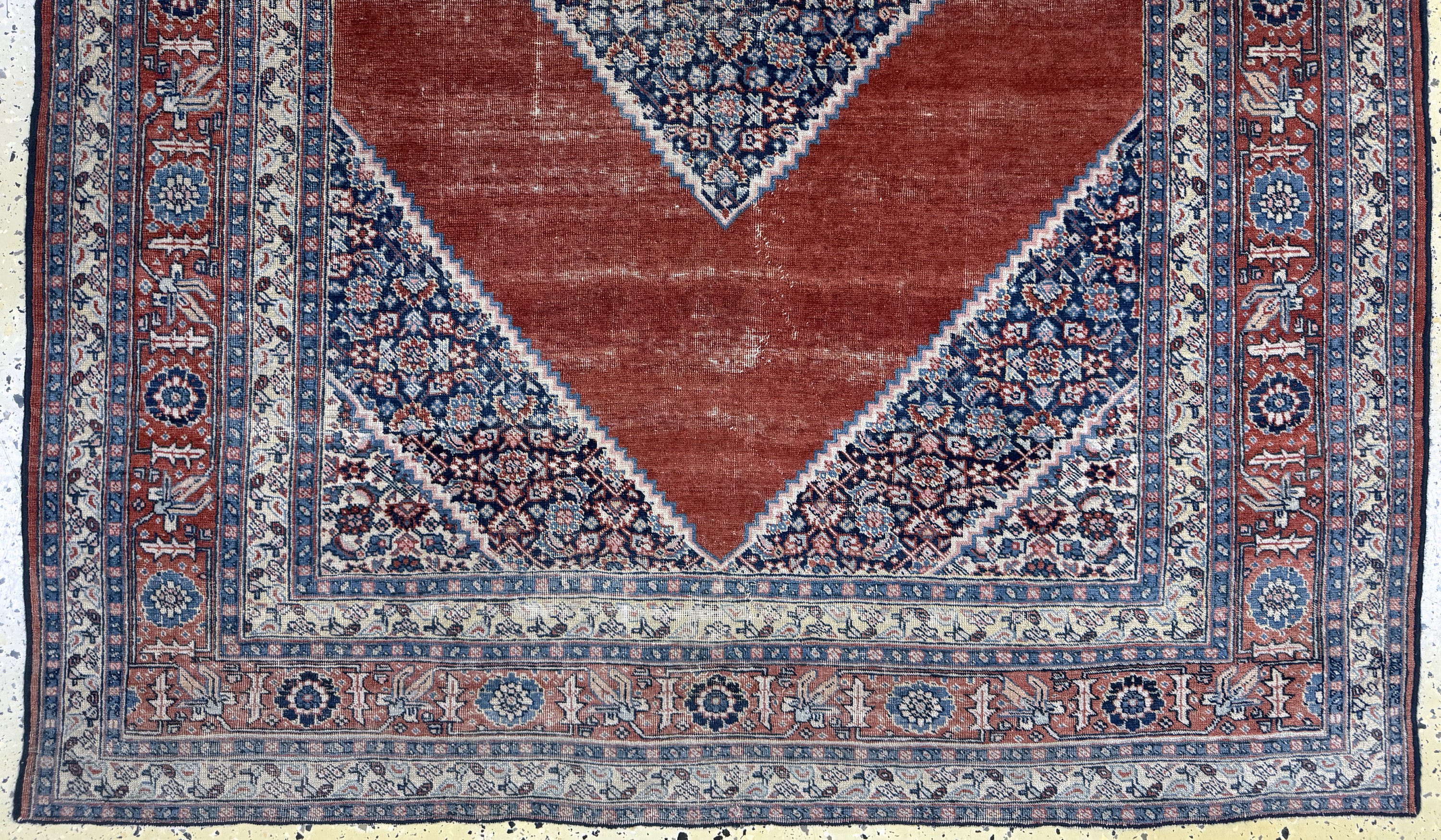 Detail b: Täbriz antik, Persien, 19.Jhd, Wolle auf Baumwolle, ca. 190 x 136 cm, EHZ: 3(restauriert)