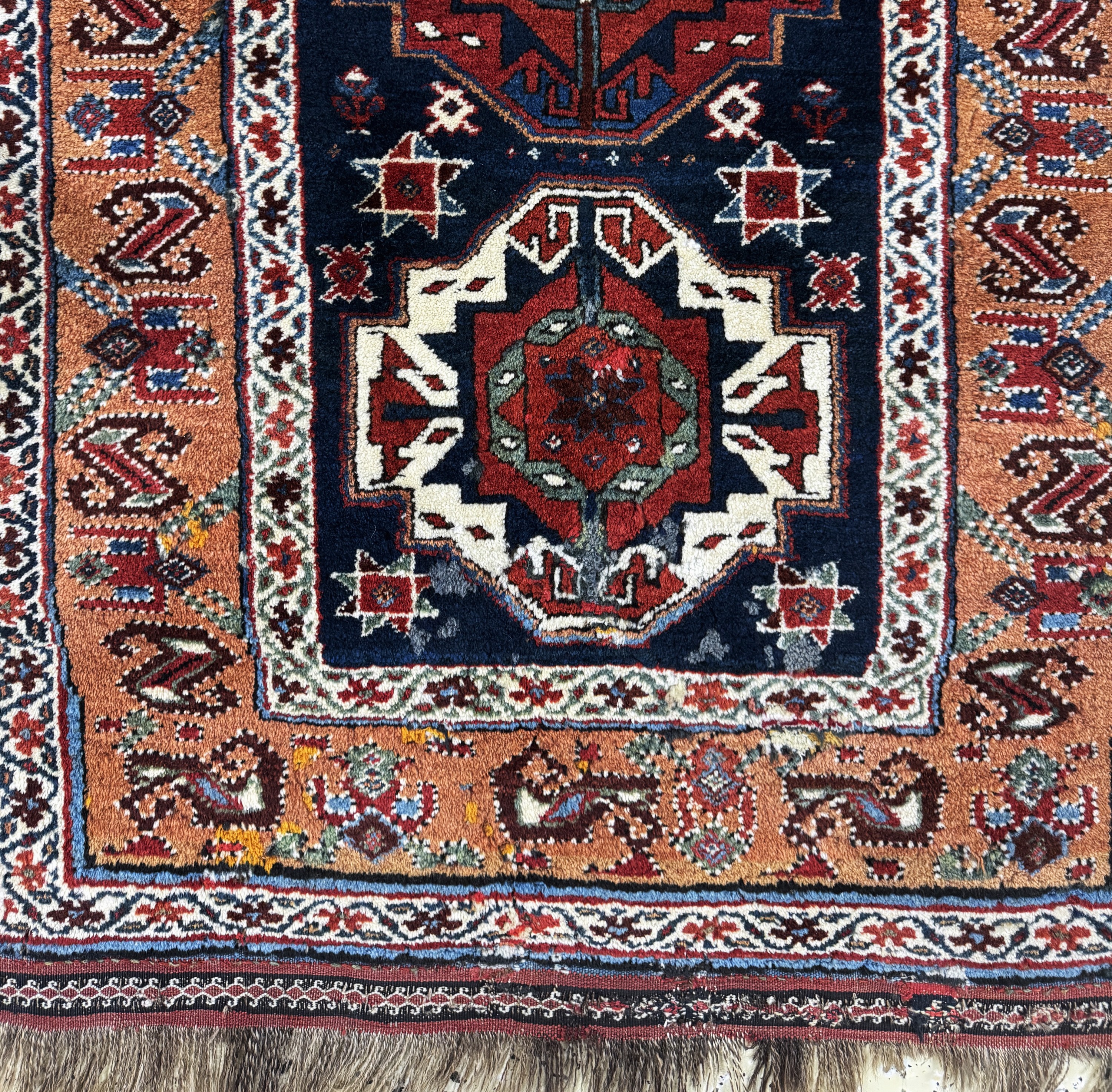 Detail d: Kazak alt, Kaukasus, Anfang 20.Jhd, Wolle auf Wolle, ca. 270 x 90 cm, EHZ: 2(kleine restaurierungen)