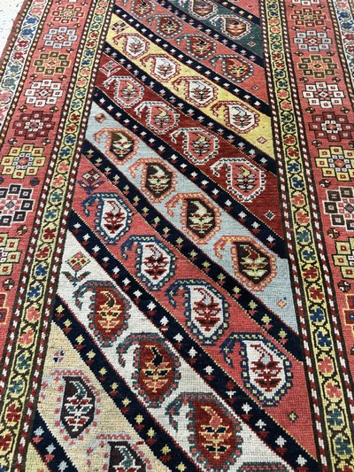 27062362f - ´Gendje´Kazak antik, Kaukasus, 19.Jhd, Wolle auf Wolle, ca. 330 x 110 cm, EHZ: 2(kleine ...