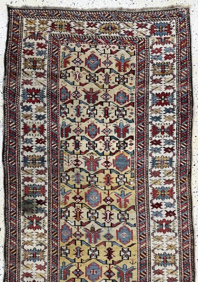 27062364a - Schirwan antik, Kaukasus, 19.Jhd, Wolle aufWolle, ca. 395 x 90 cm, EHZ: 2-3 ...