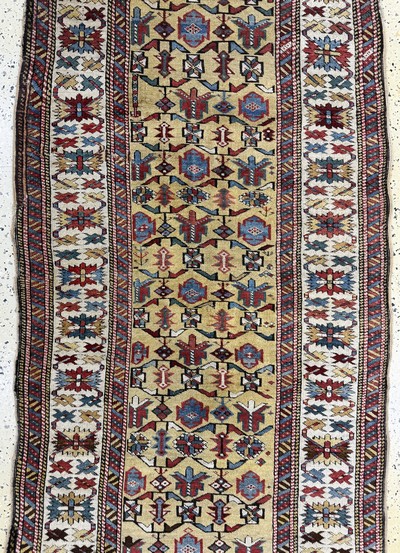 27062364c - Schirwan antik, Kaukasus, 19.Jhd, Wolle aufWolle, ca. 395 x 90 cm, EHZ: 2-3 ...