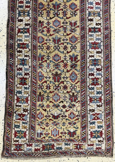 27062364d - Schirwan antik, Kaukasus, 19.Jhd, Wolle aufWolle, ca. 395 x 90 cm, EHZ: 2-3 ...