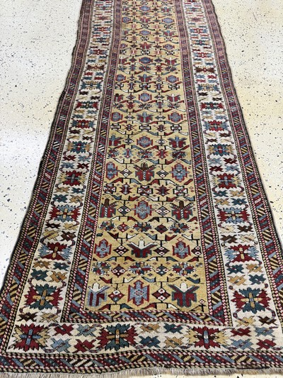 27062364f - Schirwan antik, Kaukasus, 19.Jhd, Wolle aufWolle, ca. 395 x 90 cm, EHZ: 2-3 ...