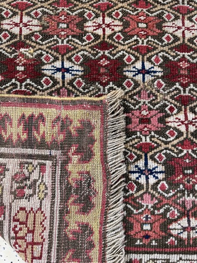 27062390g - Kazak antik, Kaukasus, 19.Jhd, Wolle auf Wolle, ca. 320 x 80 cm, EHZ: 3(restauriert) ...