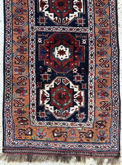 27062393c - Kazak alt, Kaukasus, Anfang 20.Jhd, Wolle auf Wolle, ca. 270 x 90 cm, EHZ: 2(kleine ...