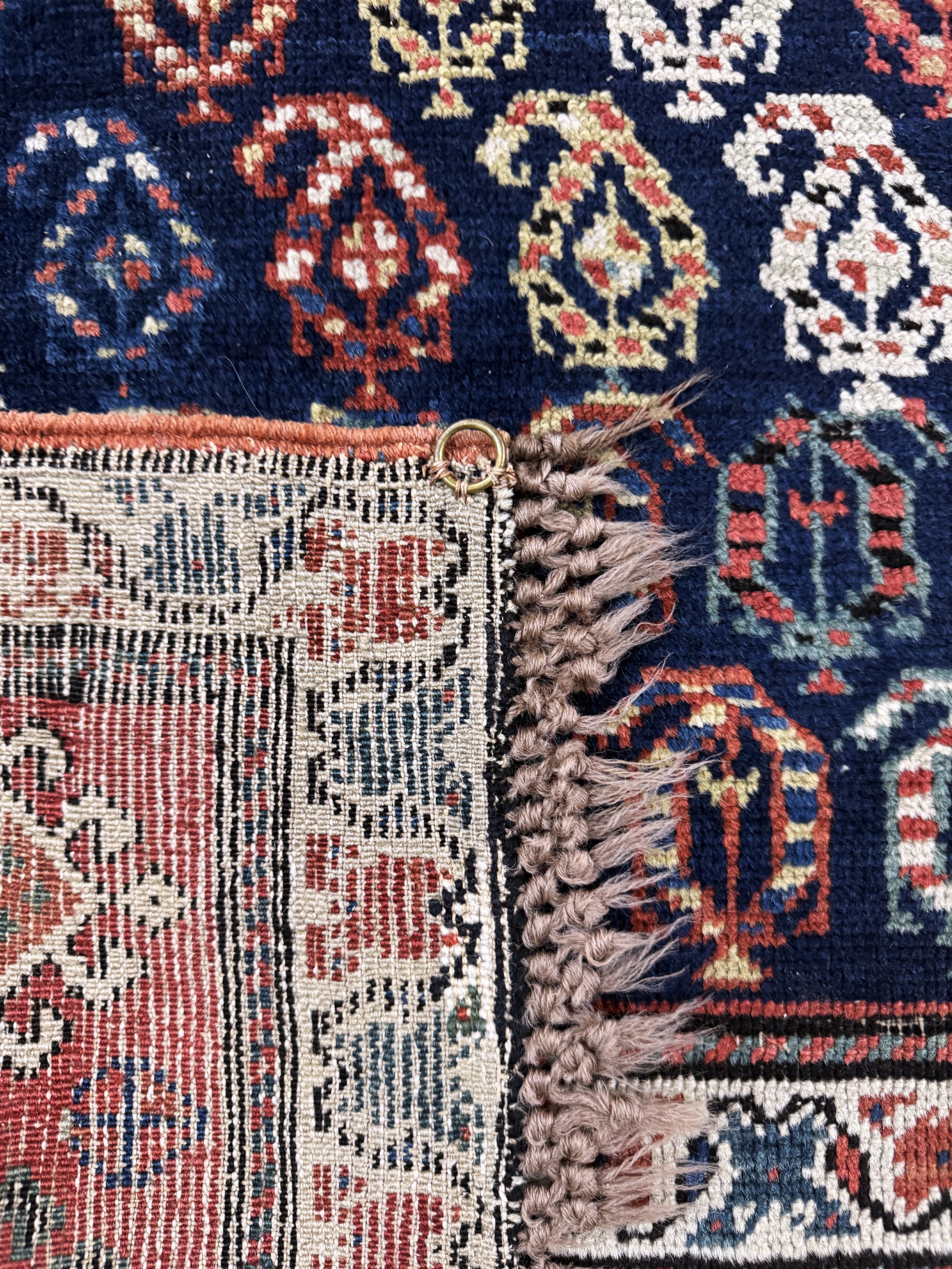 Detail g: Kazak antik, Kaukasus, 19.Jhd, Wolle auf Wolle, ca. 305 x 110 cm, EHZ: 3(restauriert), Fransen erneuert