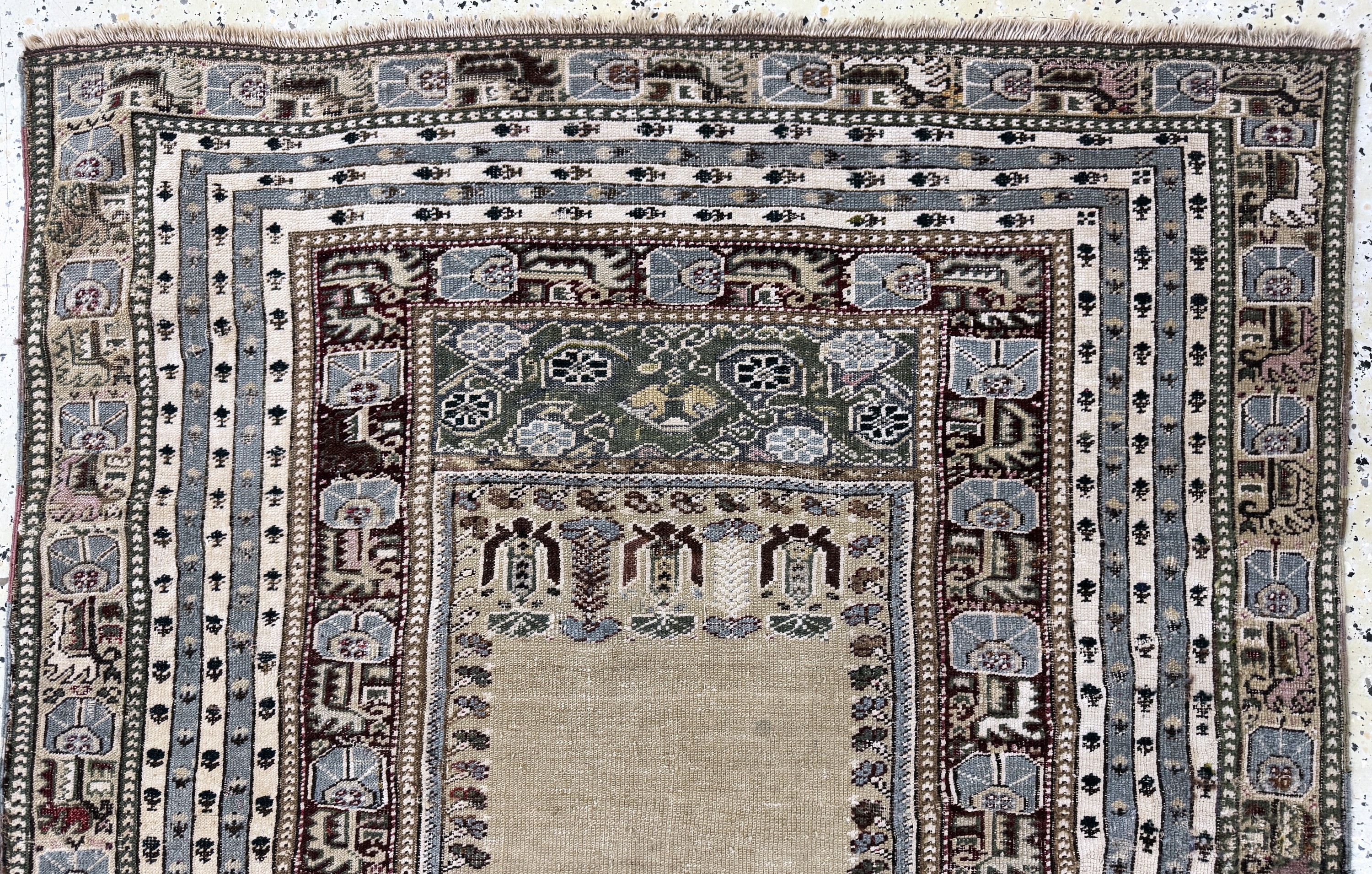 Detail a: Giordes antik, Türkei, 19.Jhd, Wolle auf Wolle, ca. 170 x 120 cm, EHZ: 3(restauriert)