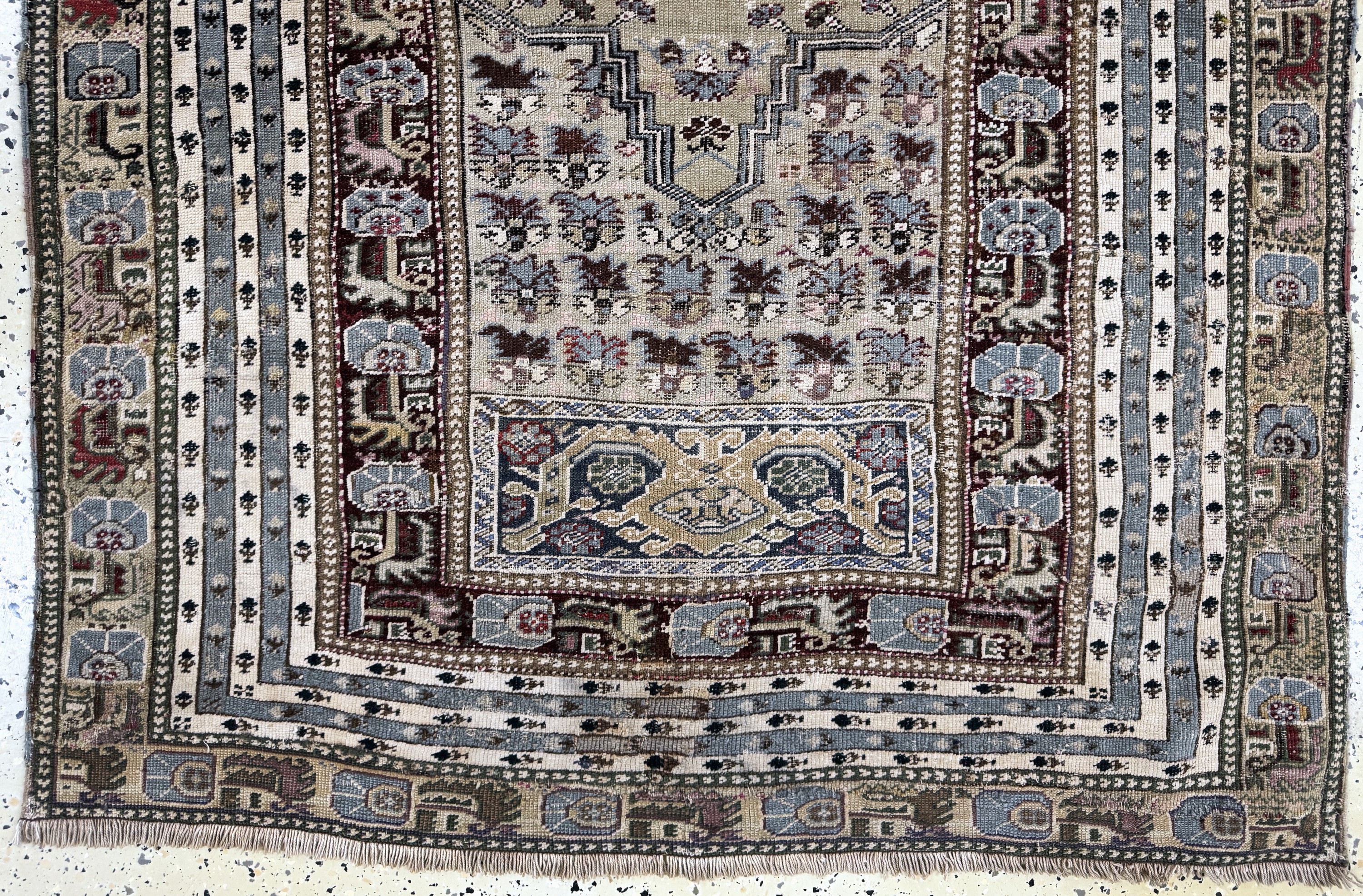 Detail b: Giordes antik, Türkei, 19.Jhd, Wolle auf Wolle, ca. 170 x 120 cm, EHZ: 3(restauriert)