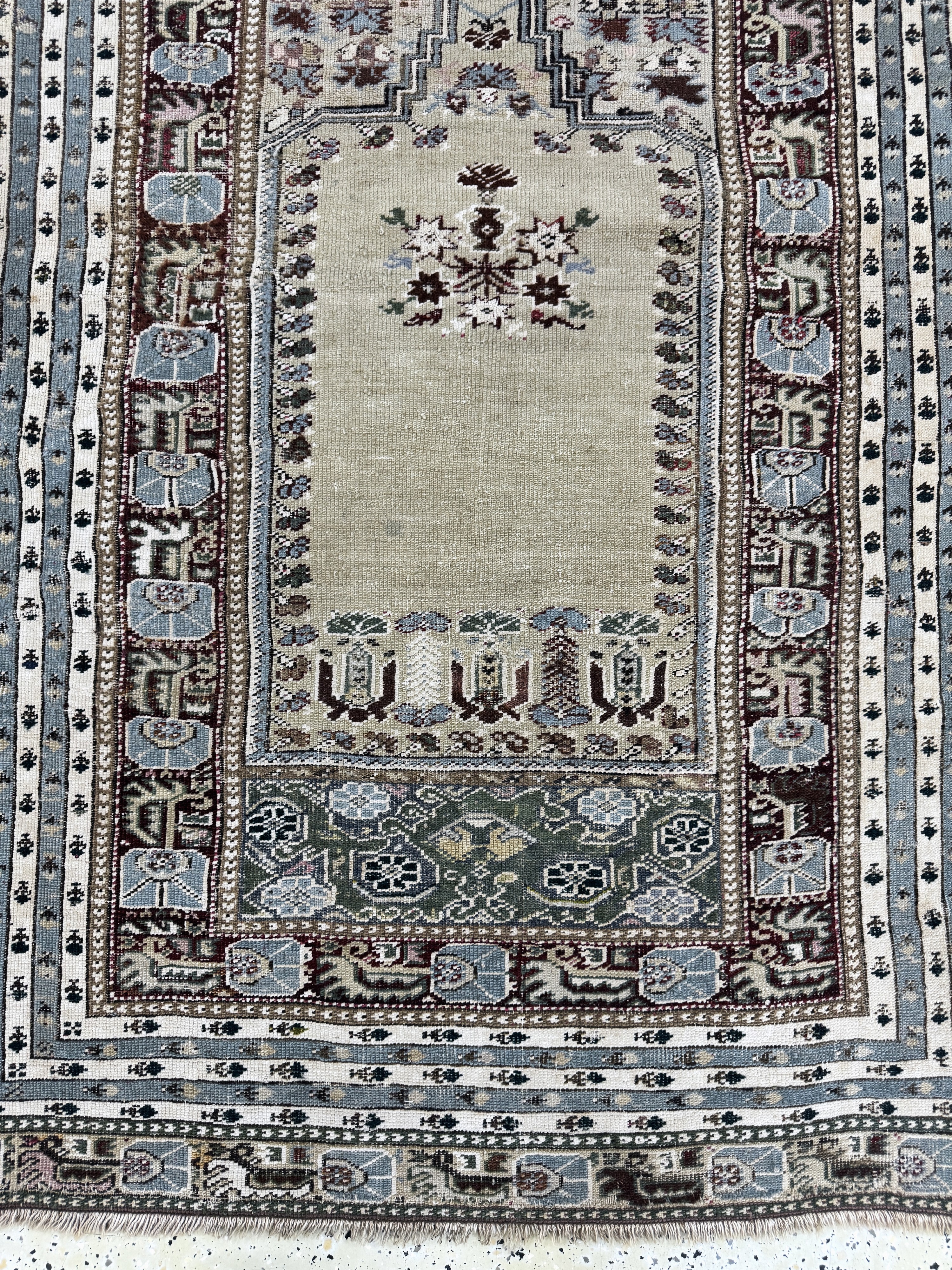 Detail d: Giordes antik, Türkei, 19.Jhd, Wolle auf Wolle, ca. 170 x 120 cm, EHZ: 3(restauriert)