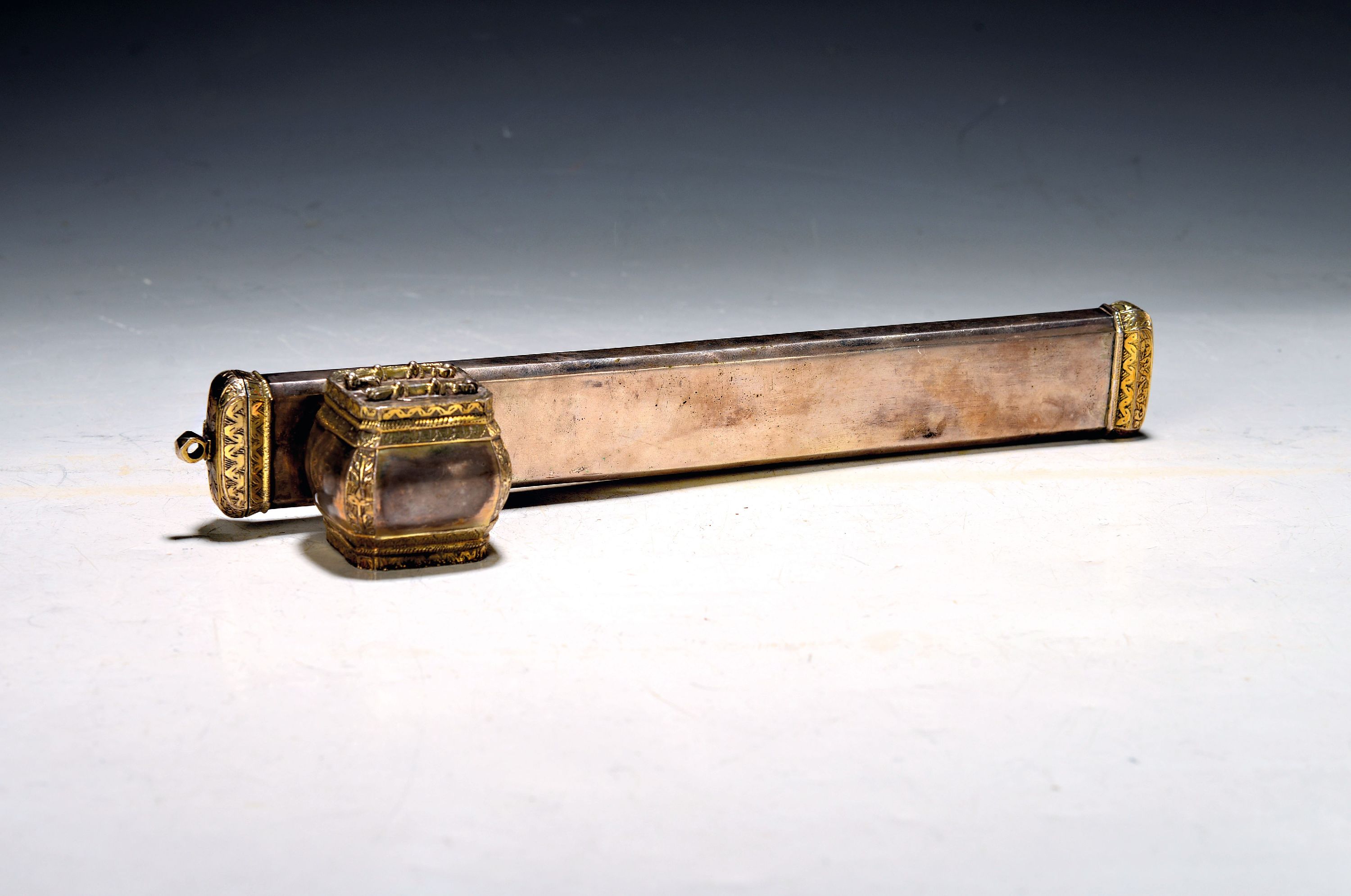 Image 27062431 - Qalamdan, osmanisch, um 1900, Silber geprüft, teilweise vergoldet, 310g, 26,5cm, ...