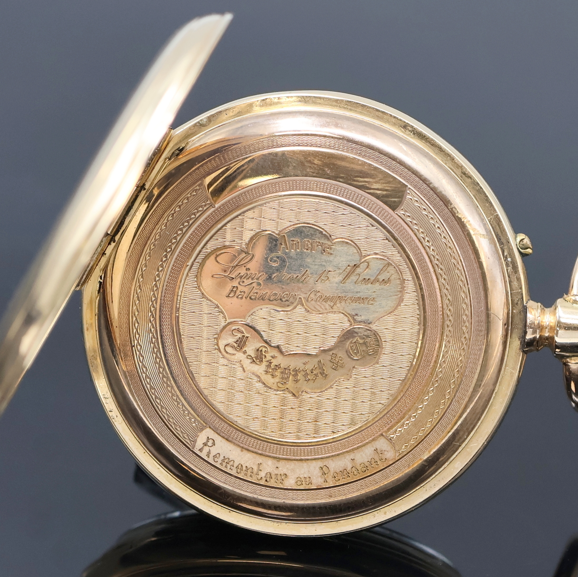Detail c: Offene Herrentaschenuhr in GG 585/000, Schweiz um 1880, guill. Geh. berieb., Signatur auf verg. Cuvette, Emailzifferbl. m. röm. Zahlen, kl. Sek. b. ...
