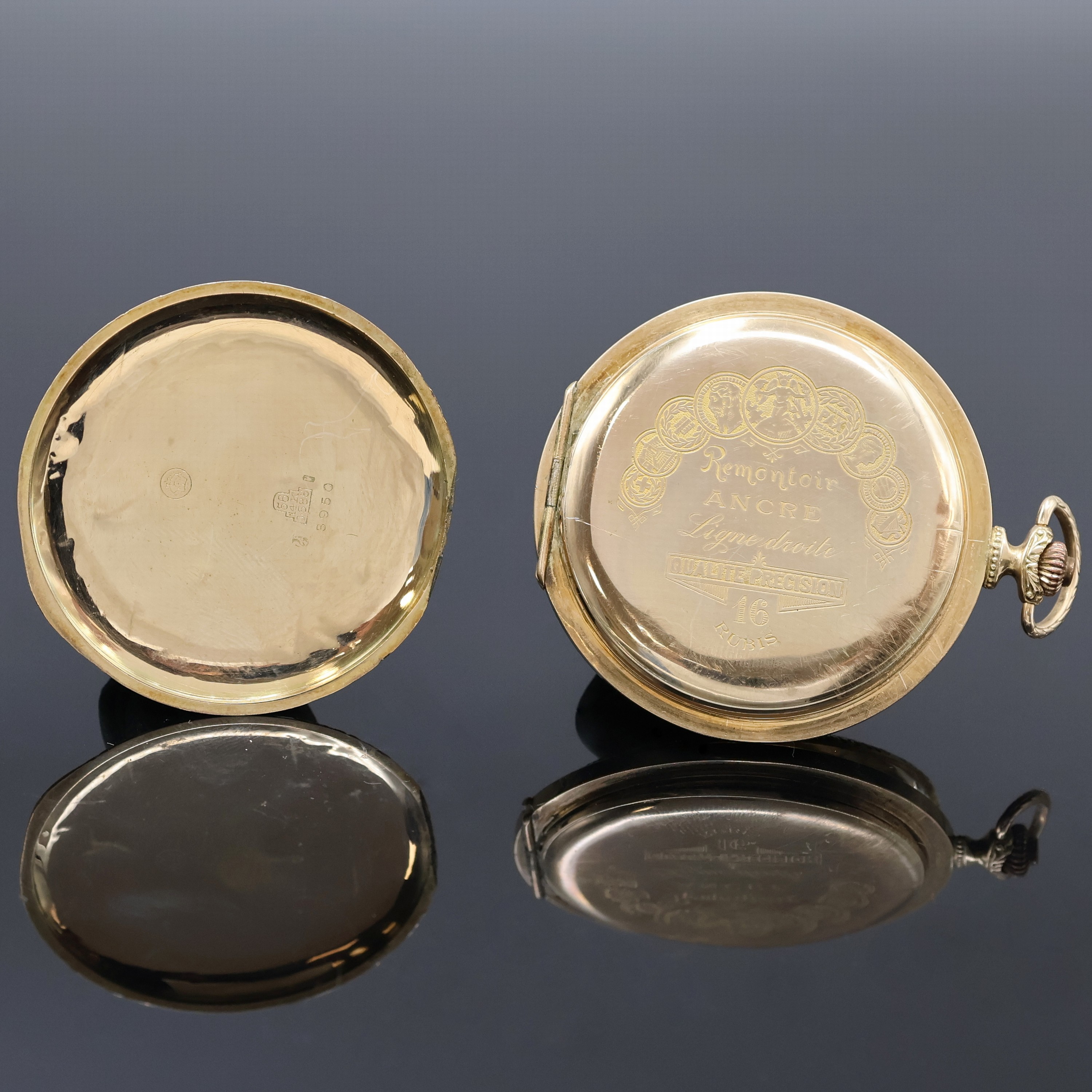 Detail d: CORGEMONT WATCH Herrensavonette in GG 585/000, Schweiz um 1930, geometrisch guill. 3- Deckel Goldgeh. dell./Scharnier v. Rückdeckel zu rep., Cuvette ...